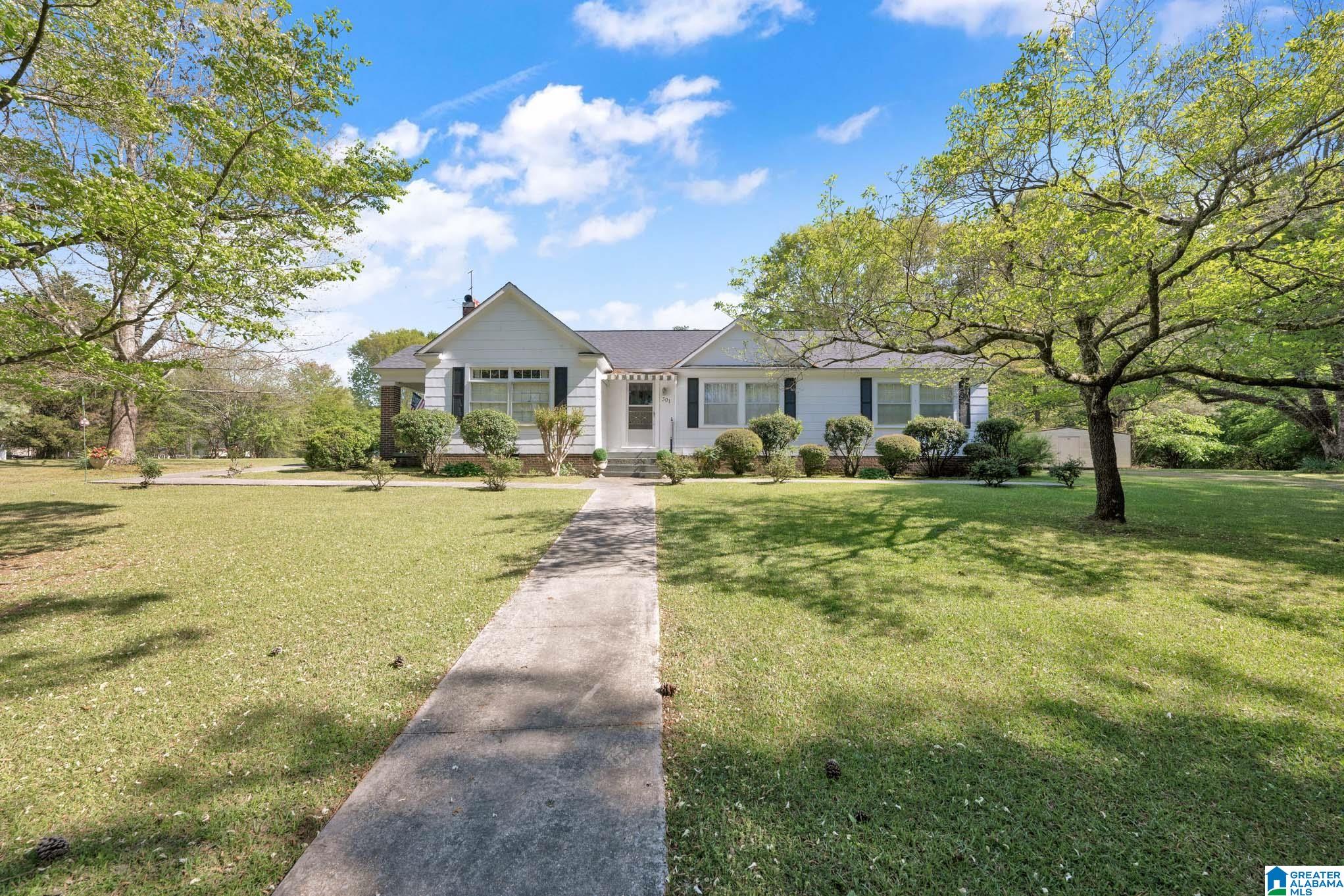 Homes for sale in Hanceville, AL | 301 Williams Avenue, Hanceville, AL 35077 | MLS# 21449503