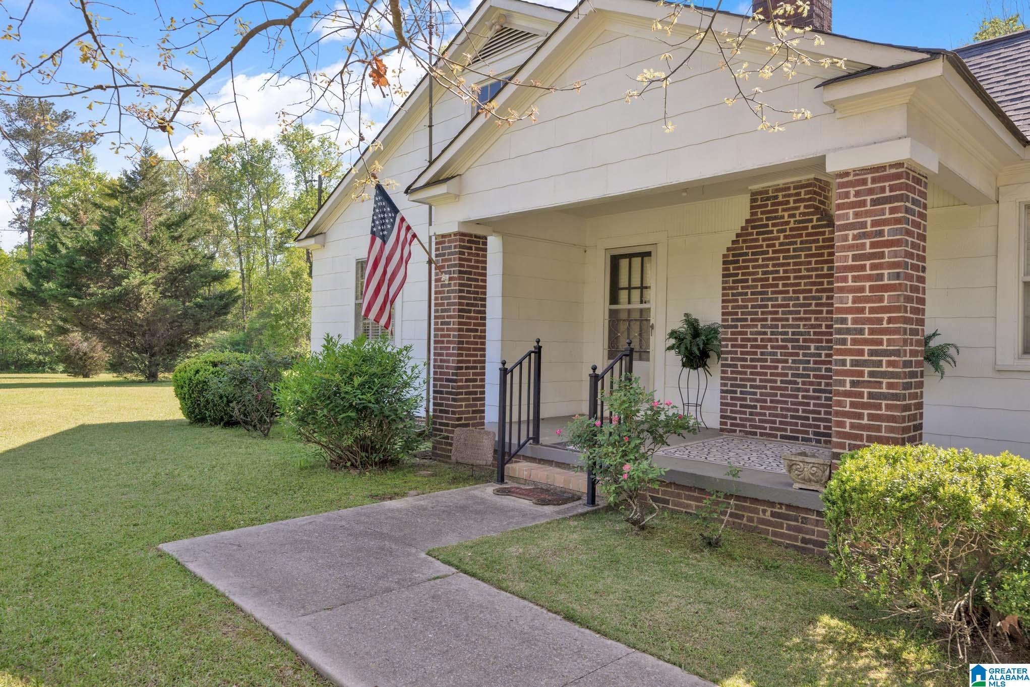Homes for sale in Hanceville, AL | 301 Williams Avenue, Hanceville, AL 35077 | MLS# 21449503