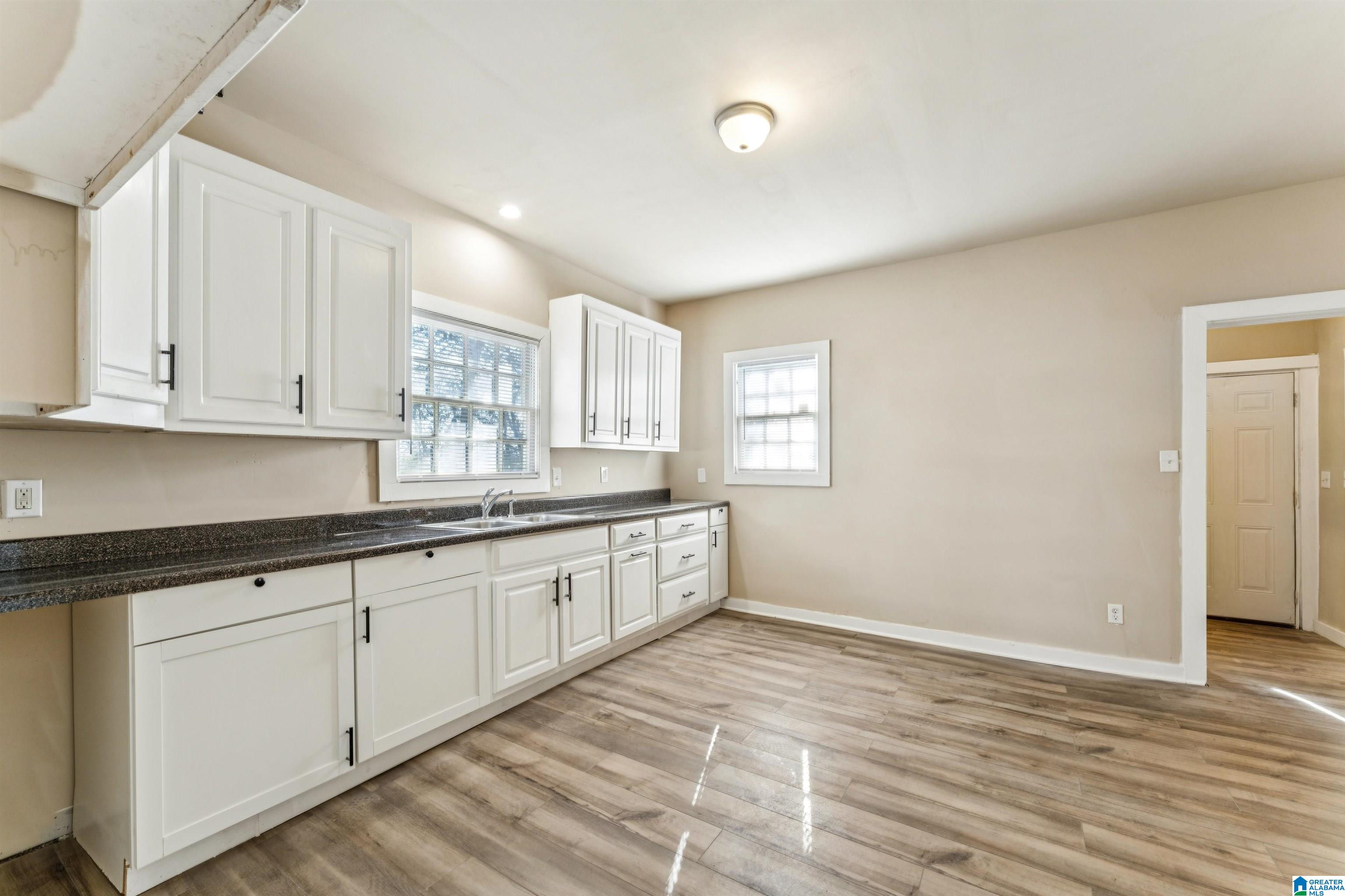 Homes for sale in Birmingham, AL | 1601 2Nd Court W, Birmingham, AL 35208 | MLS# 21449624