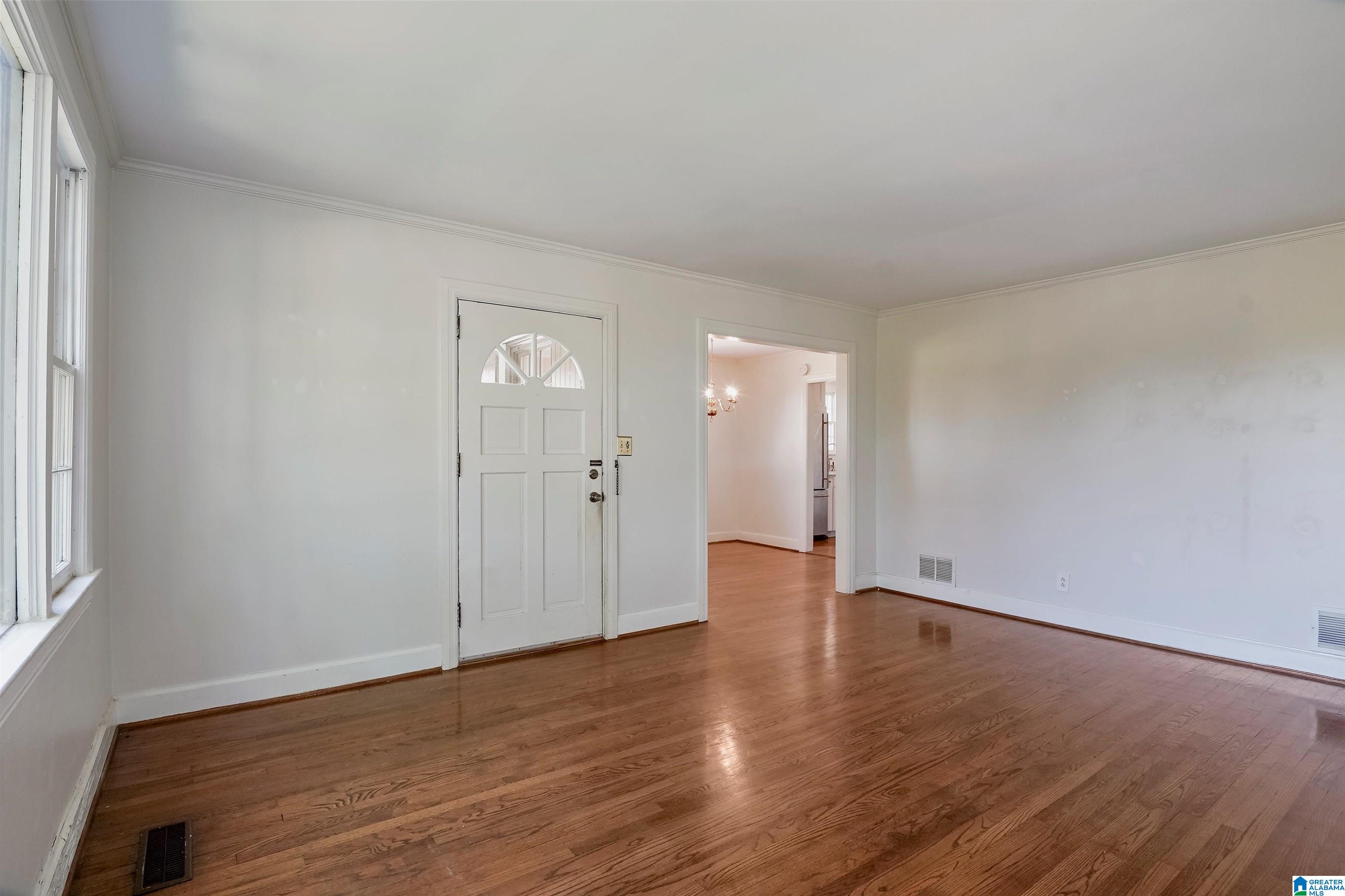 Photo 4 of Single family home for sale at 521 Poinciana Dr, Birmingham, AL 35209 | MLS# 21449757 | Listing updated on 2026-09-09