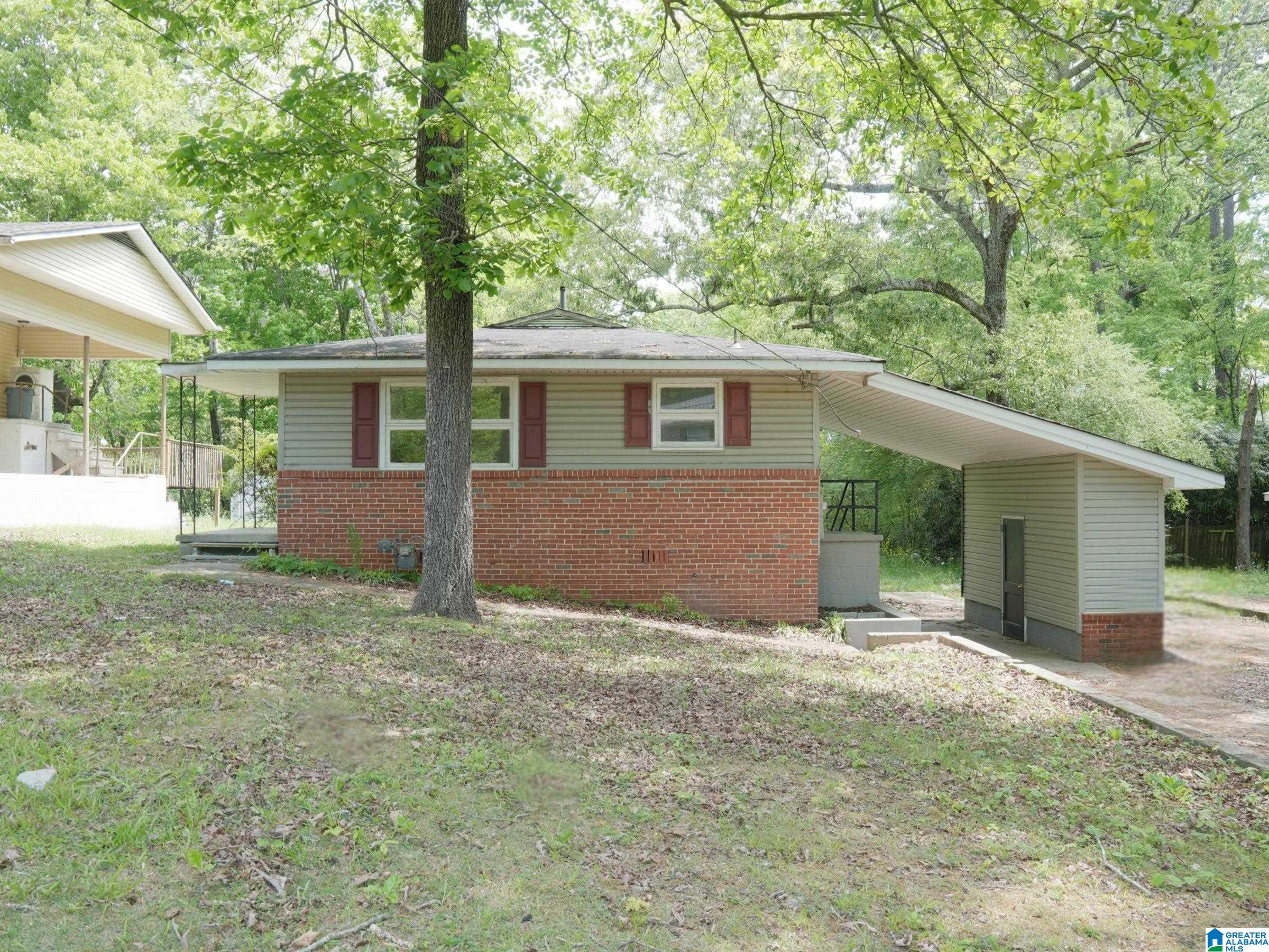 Updated 3BR/1BA home in Berkeley Hills. Perfect for first time home buyer or rental property! Features include fresh interior paint, freshly polished hardwood floors, and updated kitchen with new quartz countertops. Bathroom has new flooring. Hardwood floors throughout main living areas. Fenced backyard offers usable outdoor space. Convenient location with easy access to local schools, shopping, and major Birmingham routes.