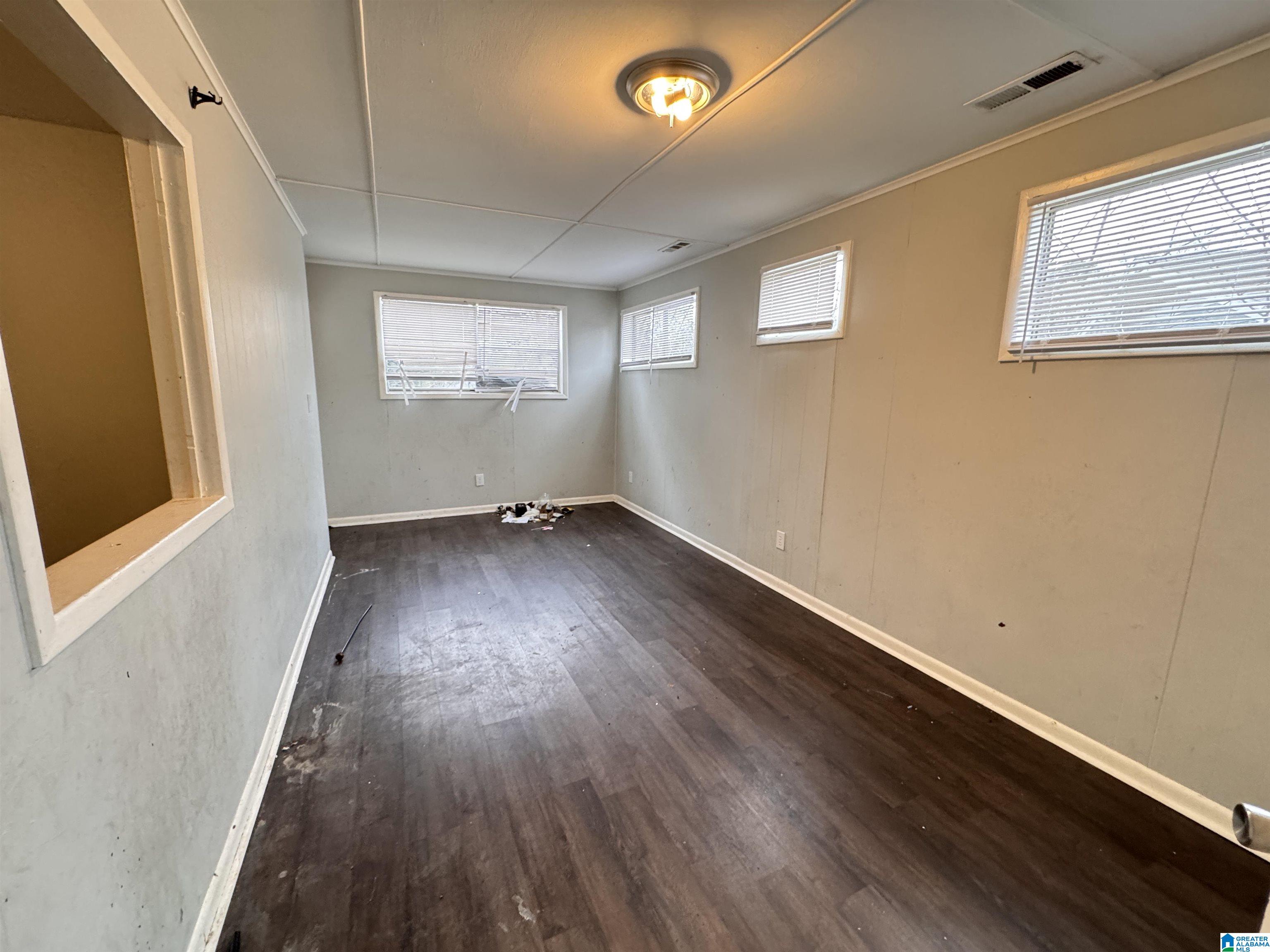 Photo 3 of Single family home for sale at 1101 Carol Cir, Birmingham, AL 35228 | MLS# 21449840 | Listing updated on 2026-08-27