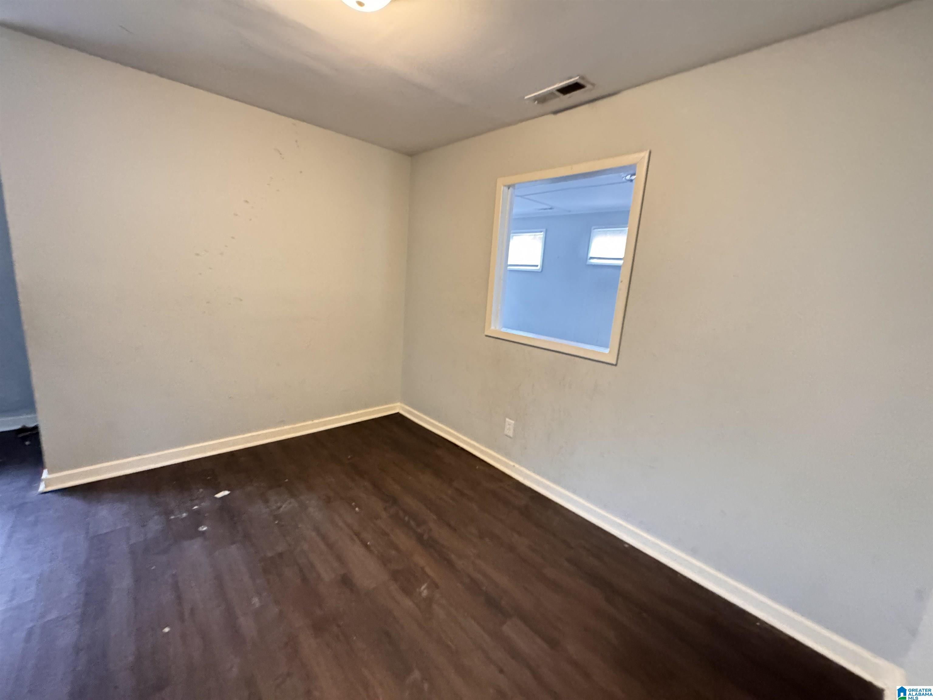 Photo 4 of Single family home for sale at 1101 Carol Cir, Birmingham, AL 35228 | MLS# 21449840 | Listing updated on 2026-08-27