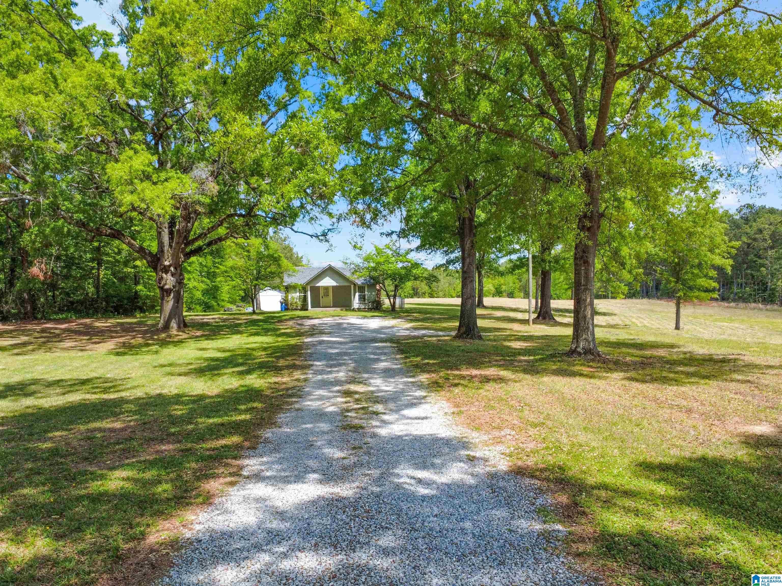 Homes for sale in Sylacauga, AL | 2670 Old Sylacauga Hwy, Sylacauga, AL 35150 | MLS# 21449918
