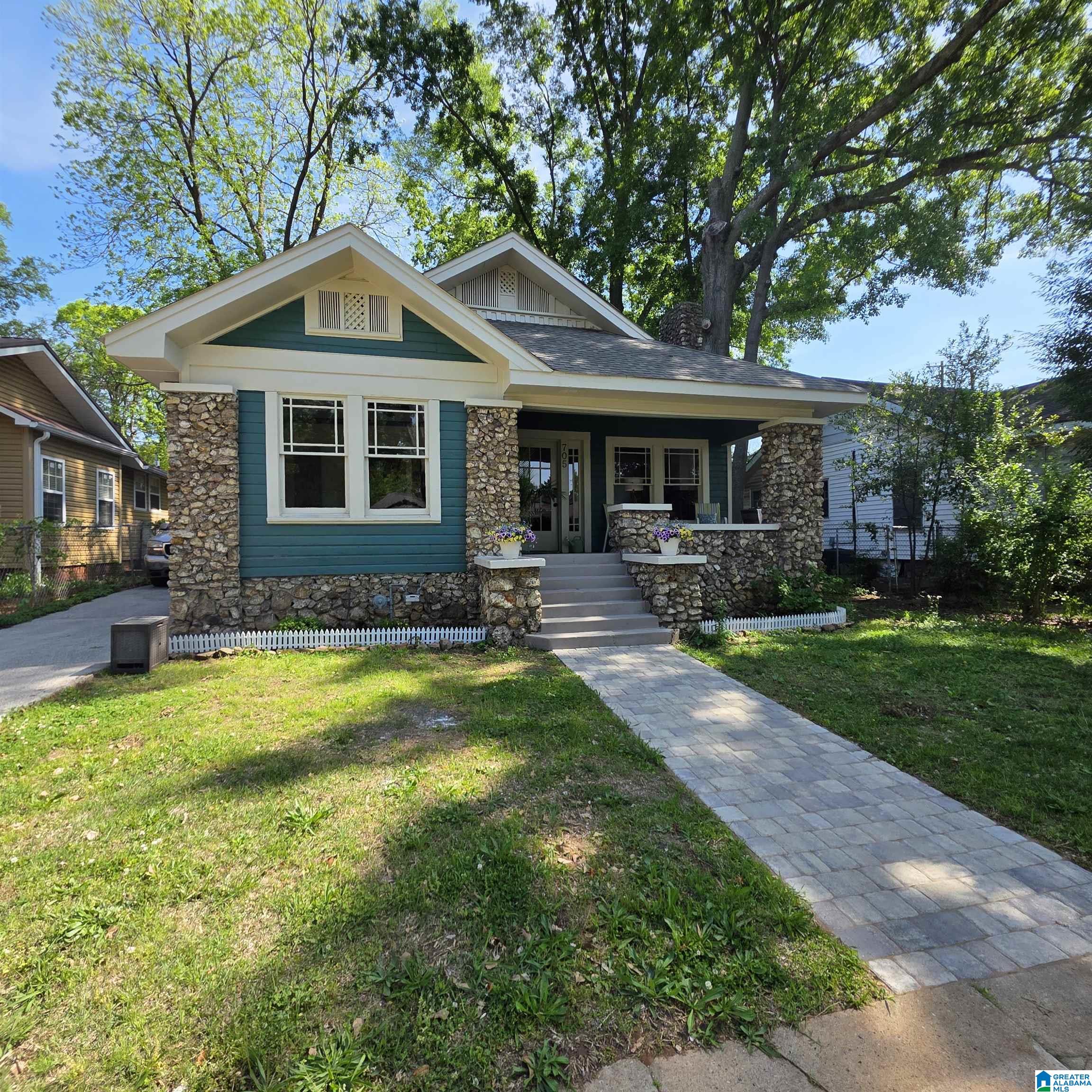 Homes for sale in Birmingham, AL | 705 9Th Court S, Birmingham, AL 35205 | MLS# 21449921