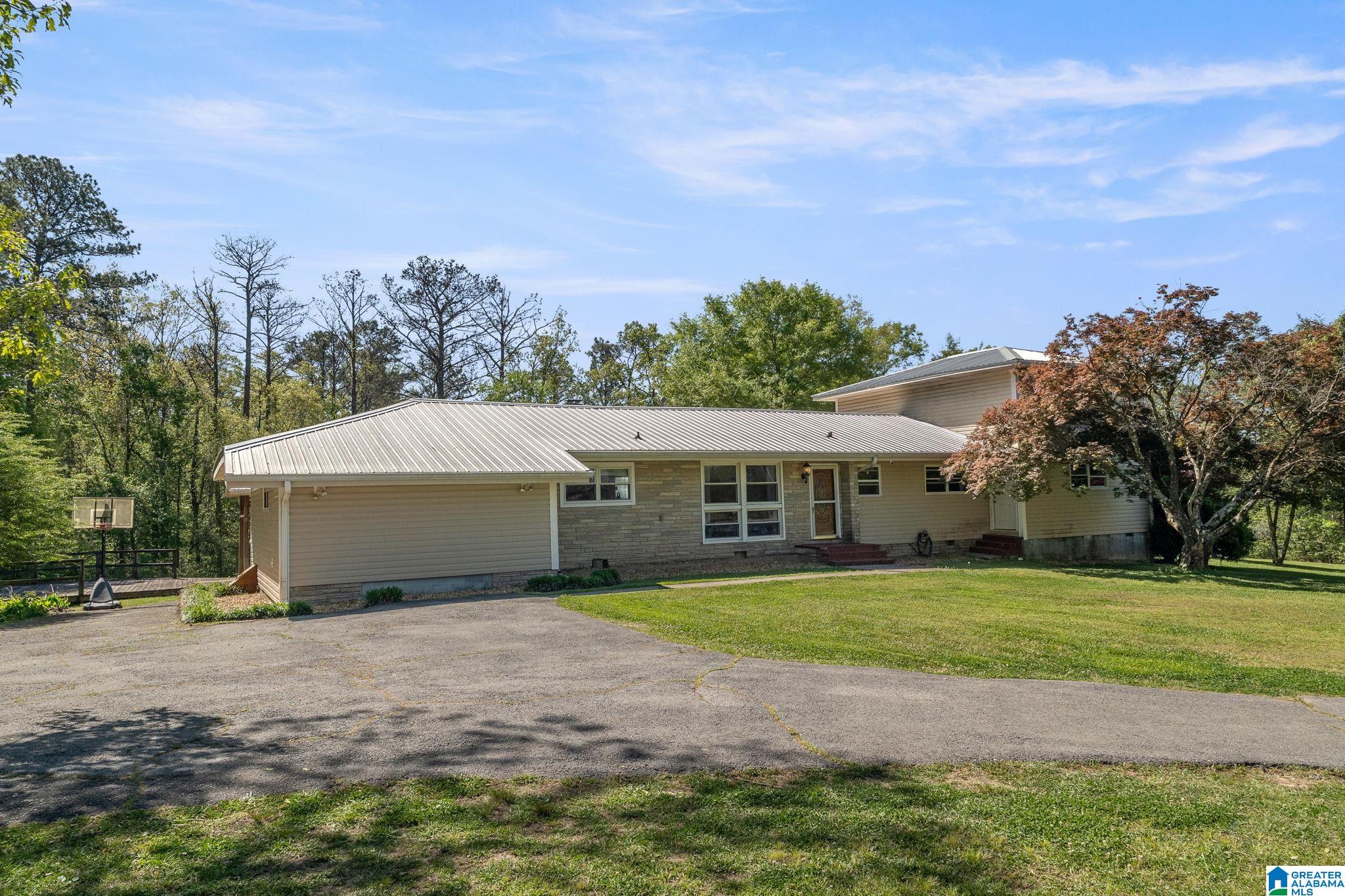 1st image of 207 Crescent Circle, Jasper, AL 35503 | MLS# 21449952