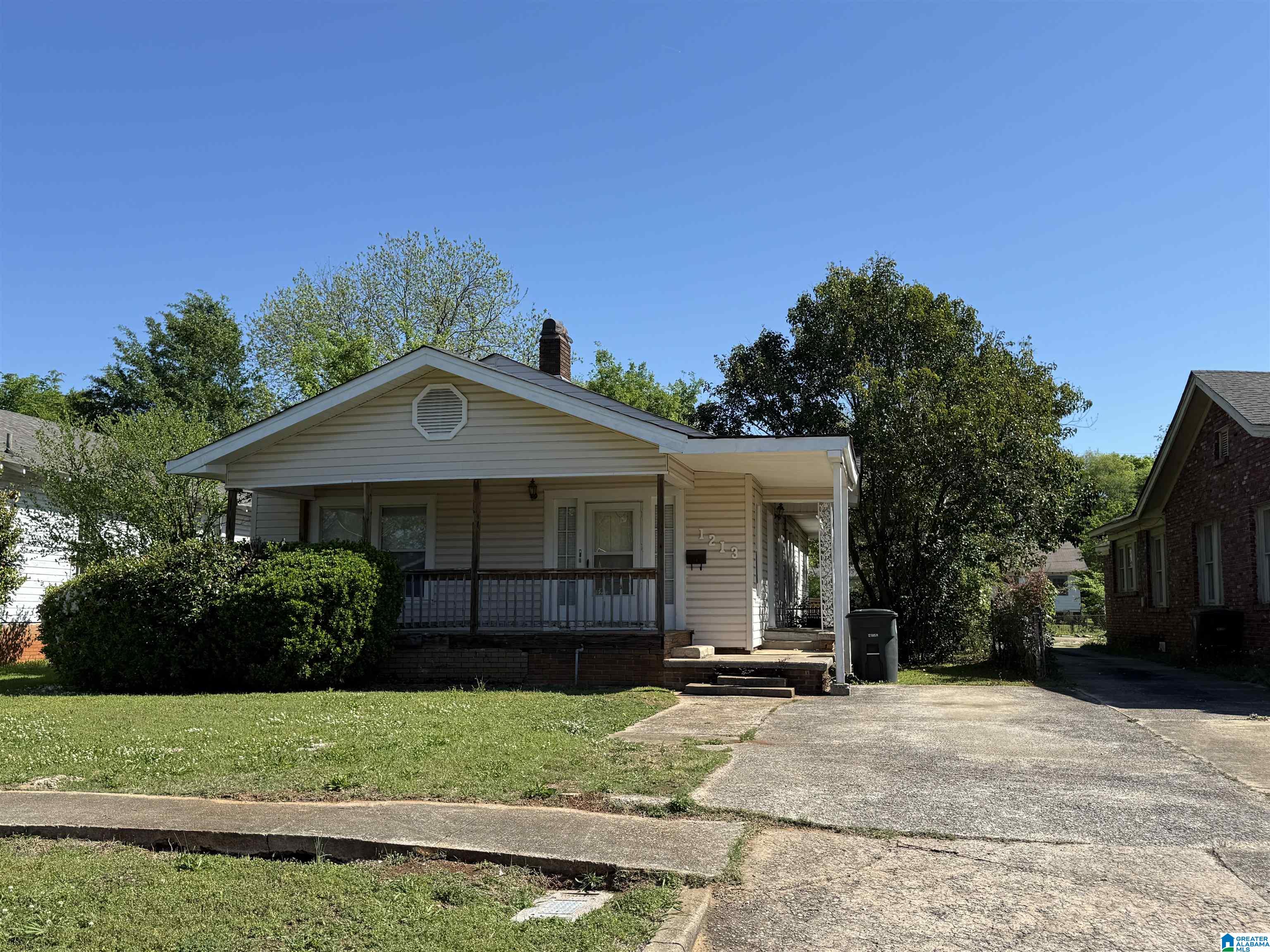 Homes for sale in Birmingham, AL | 1213 16th Pl Sw, Birmingham, AL 35211 | MLS# 21449972