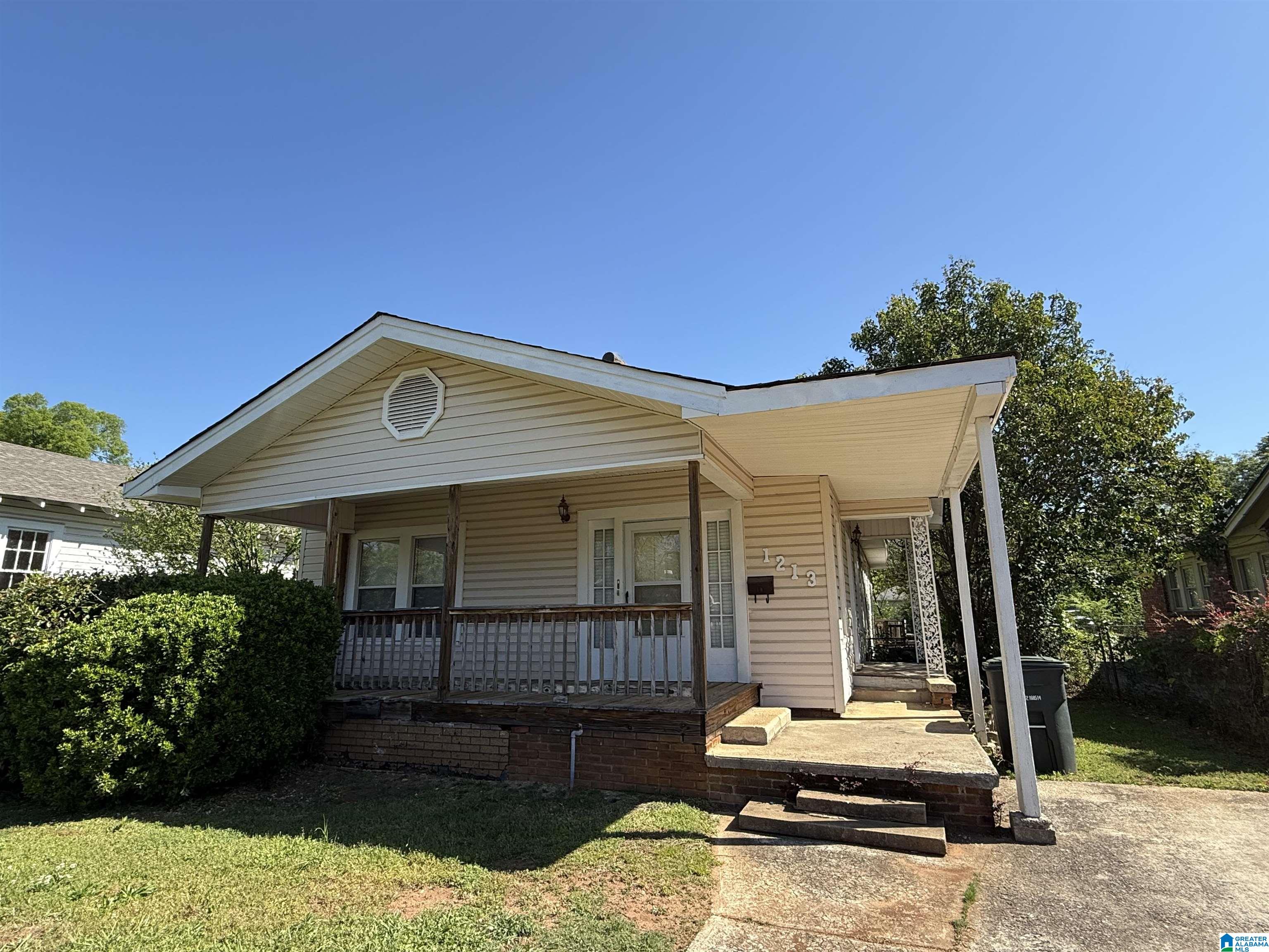 Homes for sale in Birmingham, AL | 1213 16th Pl Sw, Birmingham, AL 35211 | MLS# 21449972