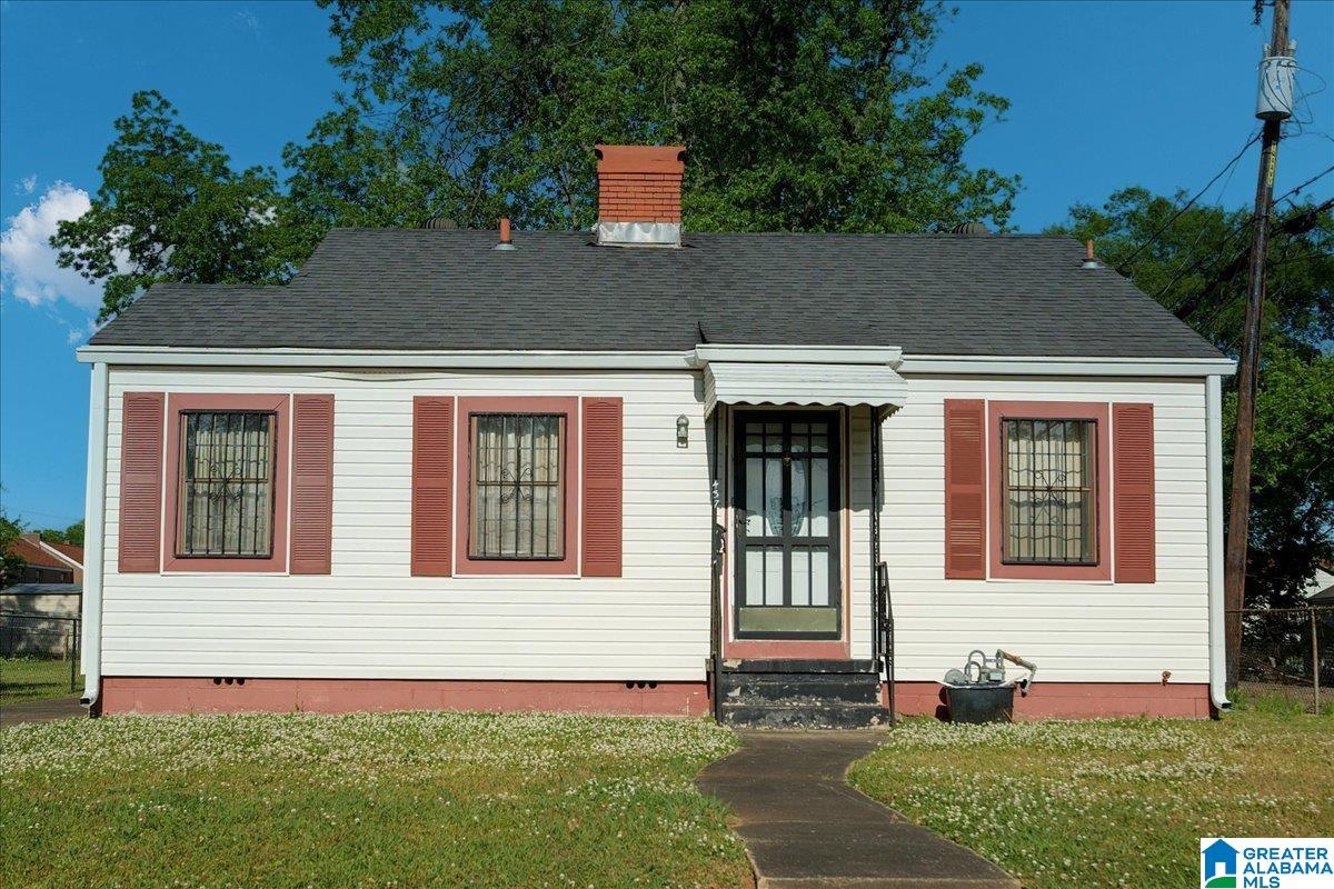 Photo 2 of Single family home for sale at 437 4th Street W, Birmingham, AL 35204 | MLS# 21450012 | Listing updated on 2026-06-12
