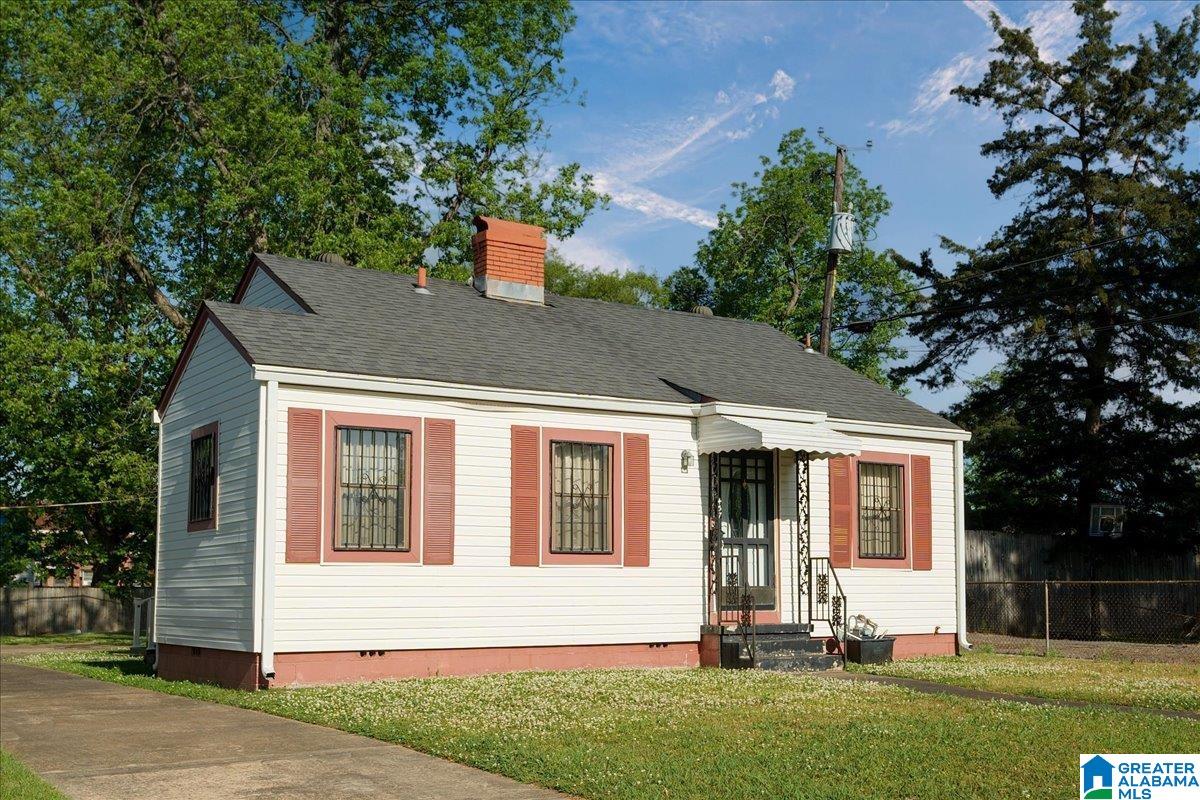 Photo 3 of Single family home for sale at 437 4th Street W, Birmingham, AL 35204 | MLS# 21450012 | Listing updated on 2026-06-12