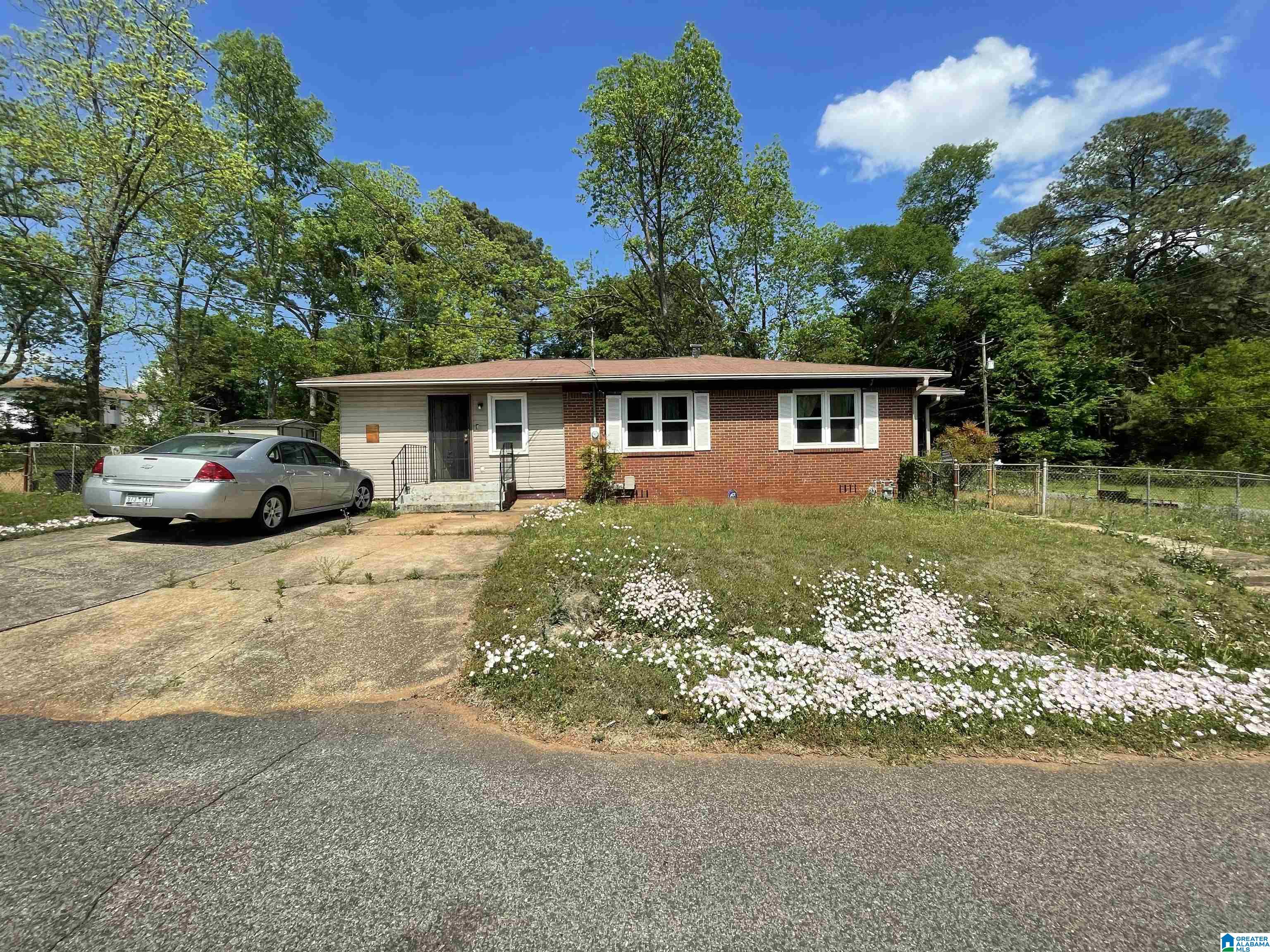 Photo 2 of Single family home for sale at 5624 Margaret Ave, Birmingham, AL 35221 | MLS# 21450096 | Listing updated on 2026-06-01