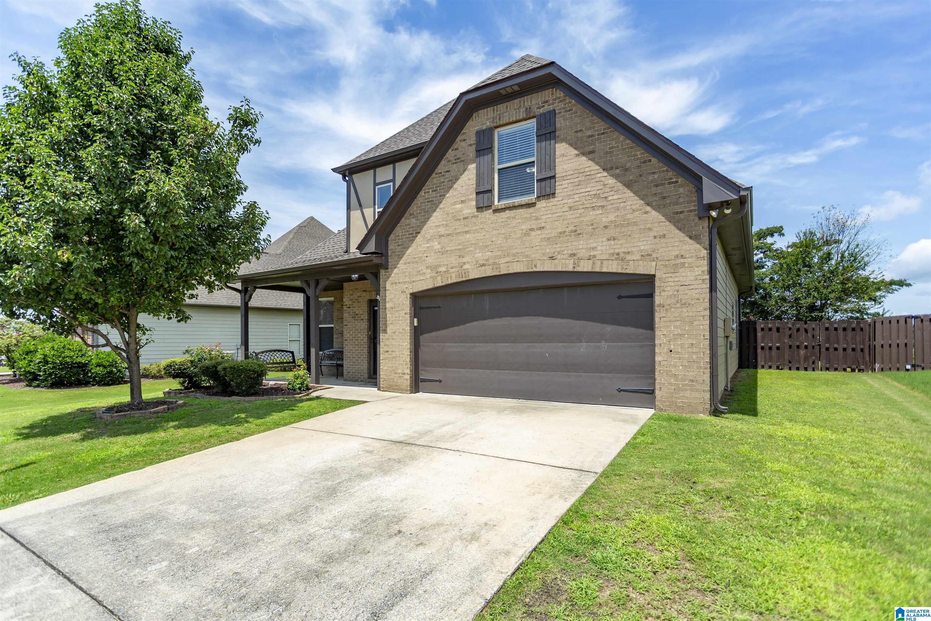 Photo 3 of Single Family Residence at 1327 Mountain Ln, Gardendale, AL 35071 | MLS# 21450127 |  | Sold on 2026-06-25