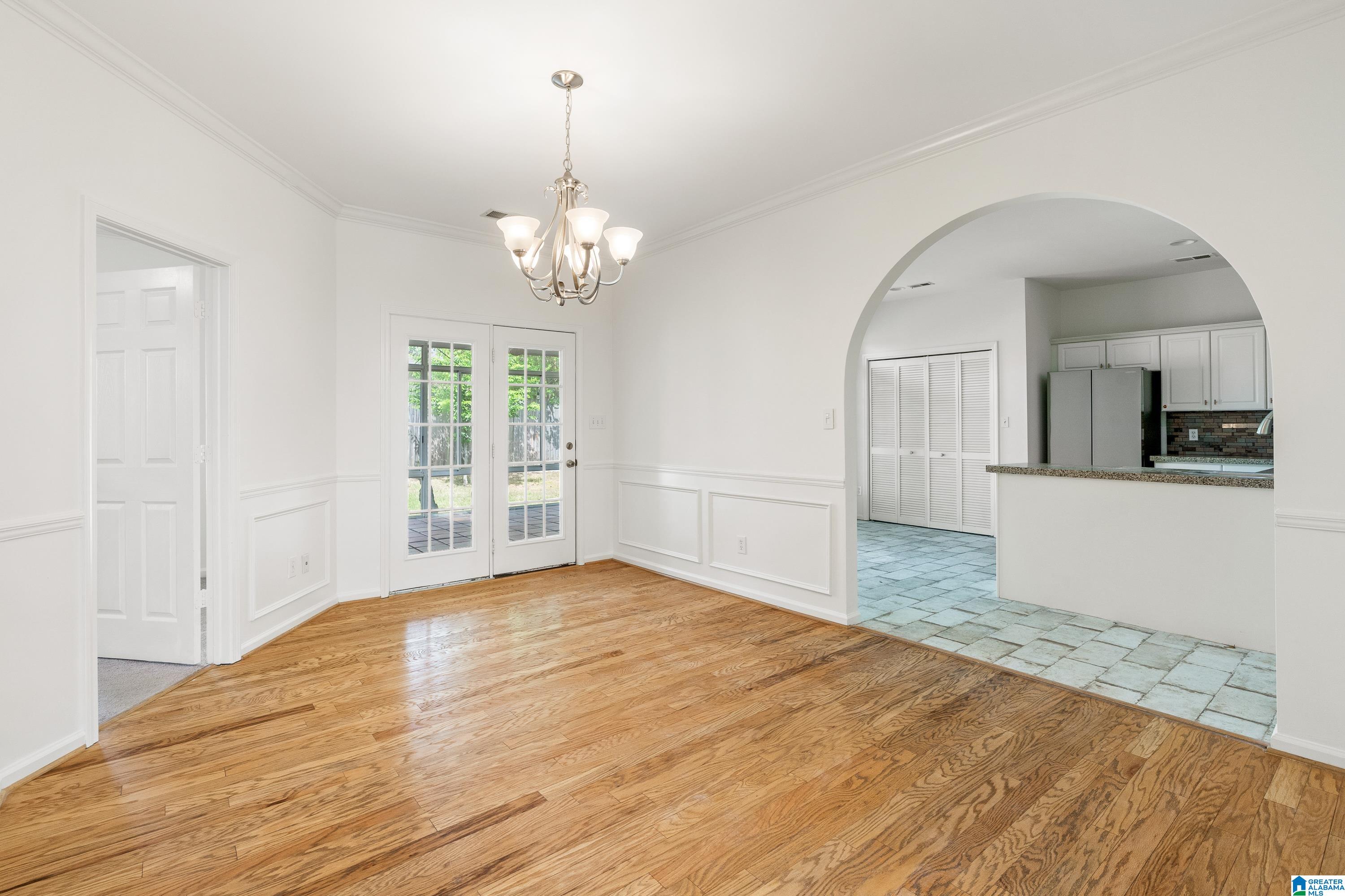 Photo 2 of Single family home for sale at 221 Lenox Ln, Birmingham, AL 35242 | MLS# 21450145 | Listing updated on 2026-05-06