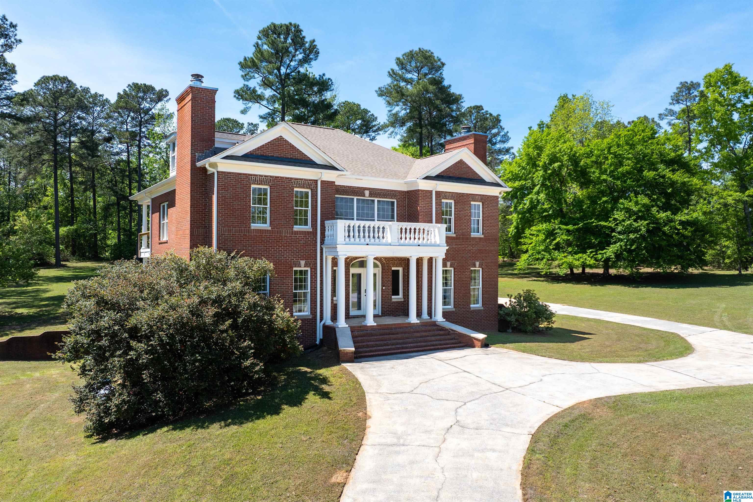 1st image of 409 Pineview Dr, West Blocton, AL 35184 | MLS# 21450183