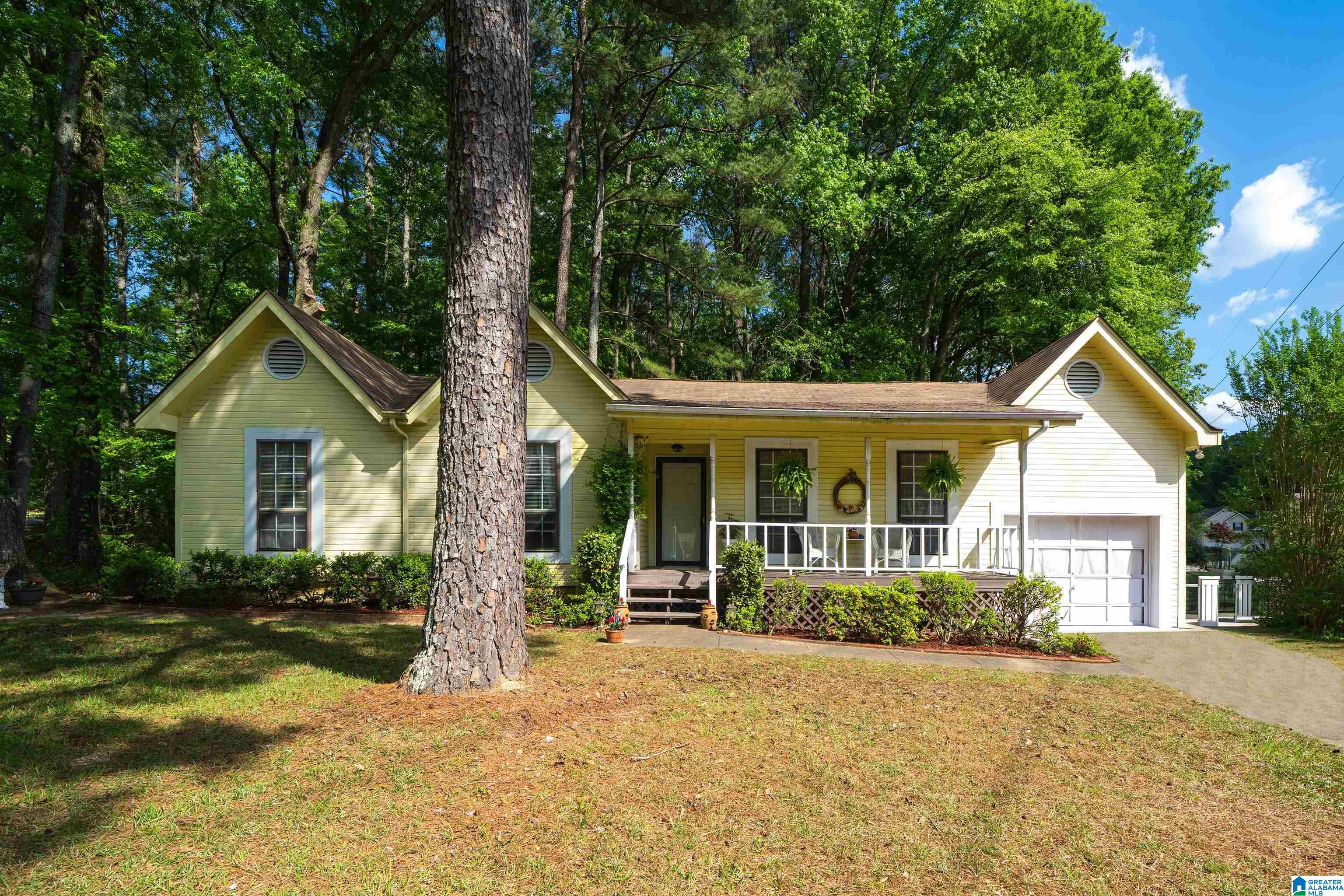 Photo 1 of Single family home for sale at 2533 Galloway Dr, Birmingham, AL 35235 | MLS# 21450279 | Listing updated on 2026-05-09