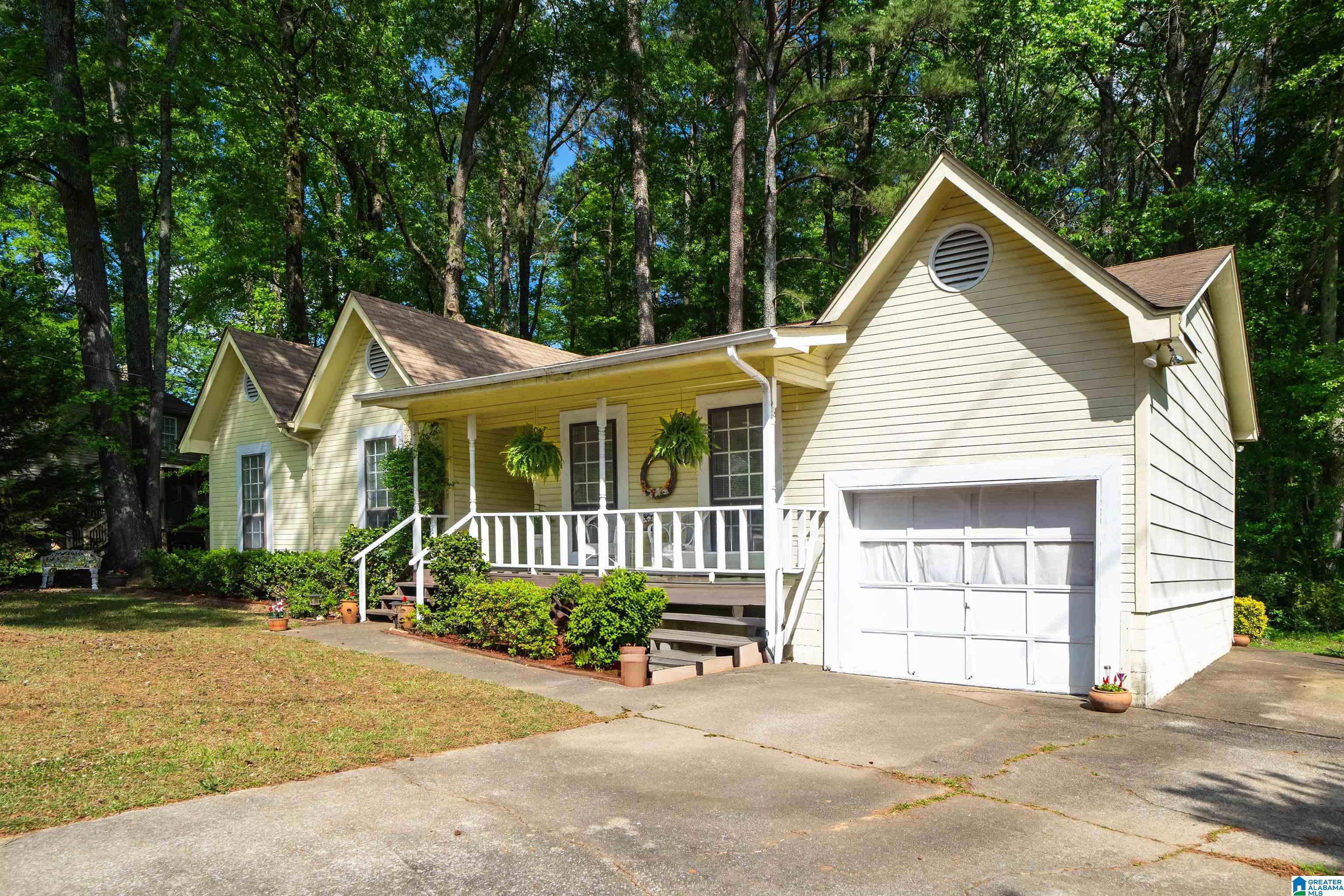 Photo 2 of Single family home for sale at 2533 Galloway Dr, Birmingham, AL 35235 | MLS# 21450279 | Listing updated on 2026-05-09