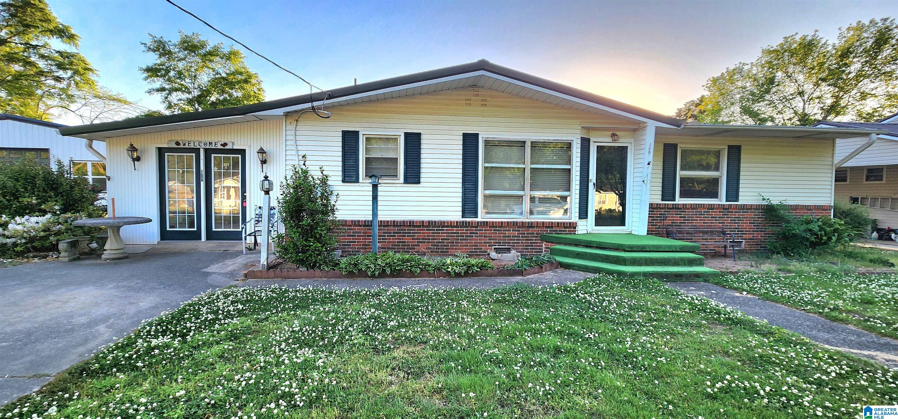 Photo 2 of Single family home for sale at 109 Hendrix St, Oneonta, AL 35121 | MLS# 21450293 | Listing updated on 2026-09-21