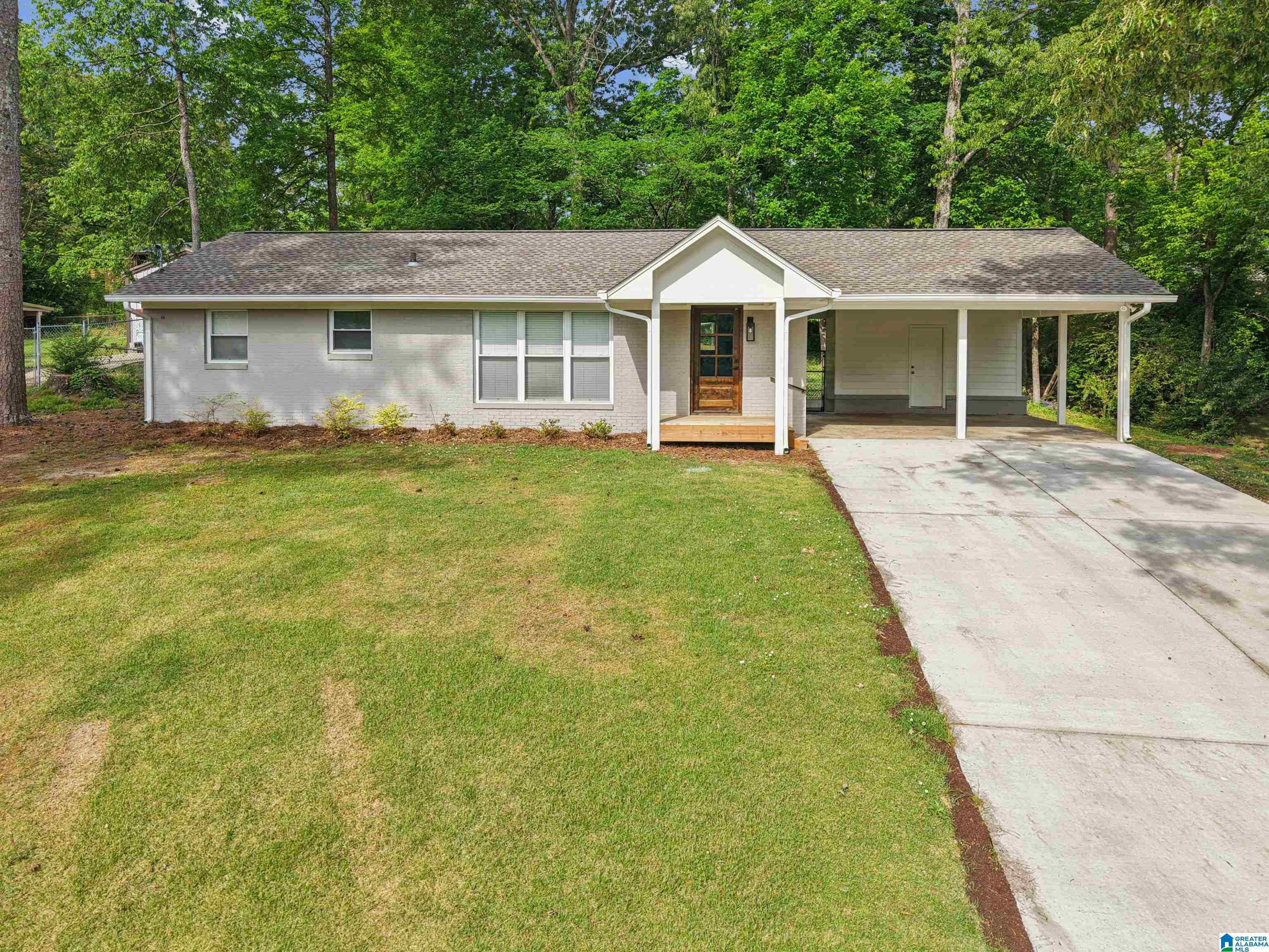 Photo 1 of Single family home for sale at 1282 Katherine St, Leeds, AL 35094 | MLS# 21450352 | Listing updated on 2026-05-31