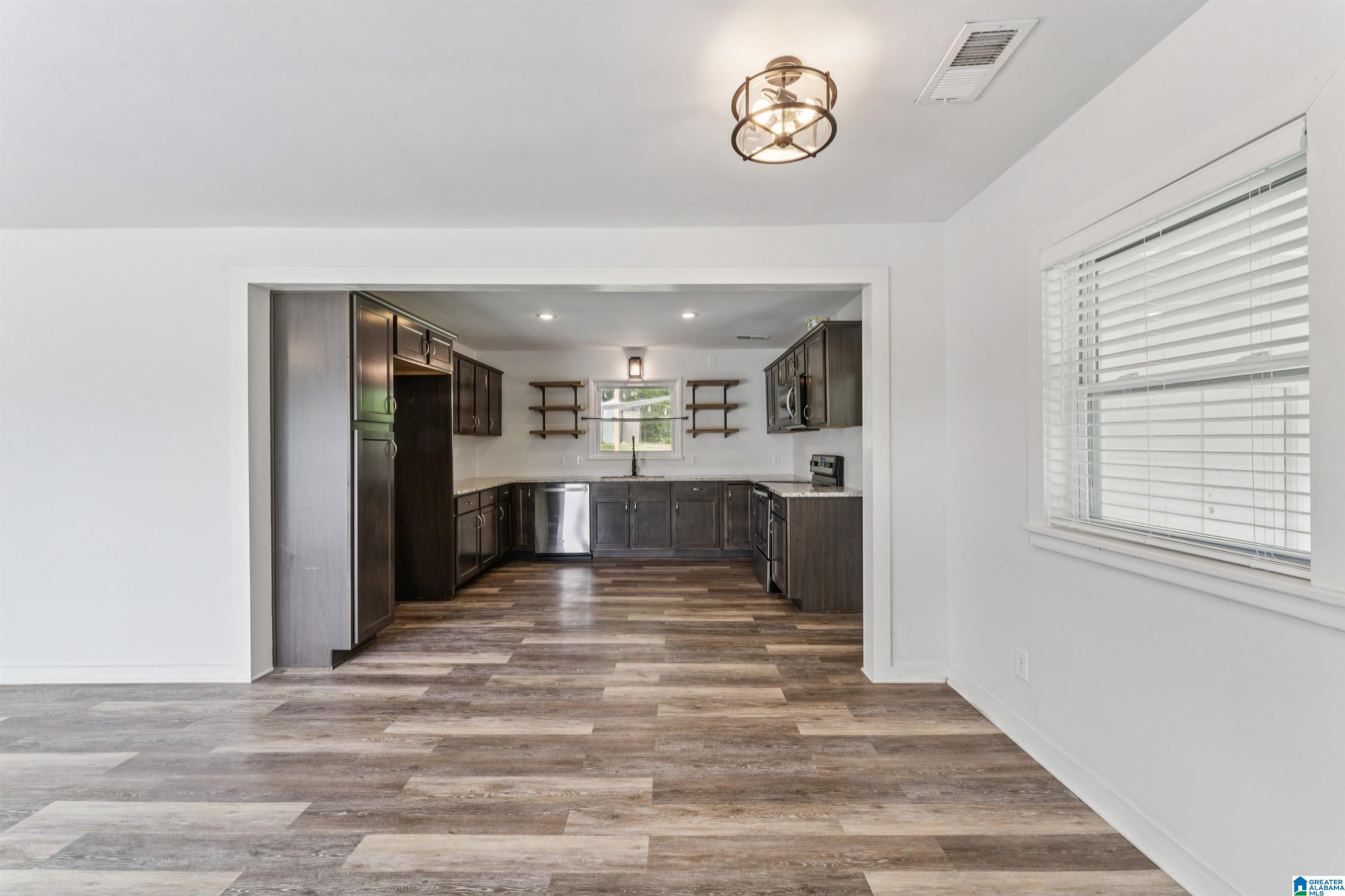 Photo 3 of Single family home for sale at 1282 Katherine St, Leeds, AL 35094 | MLS# 21450352 | Listing updated on 2026-05-31