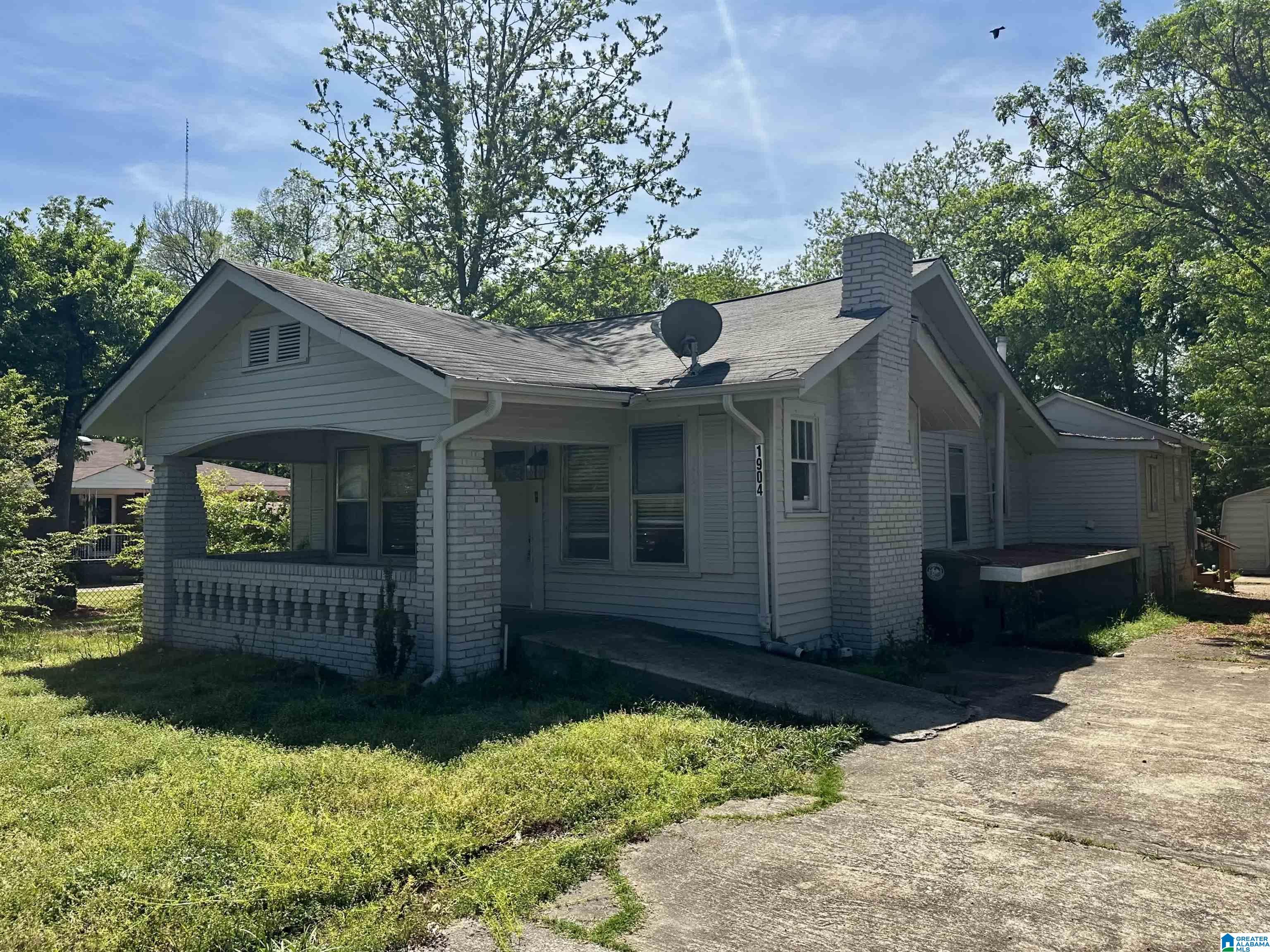 Photo 1 of Single family home for sale at 1904 12th Place Sw, Birmingham, AL 35211 | MLS# 21450378 | Listing updated on 2026-07-16