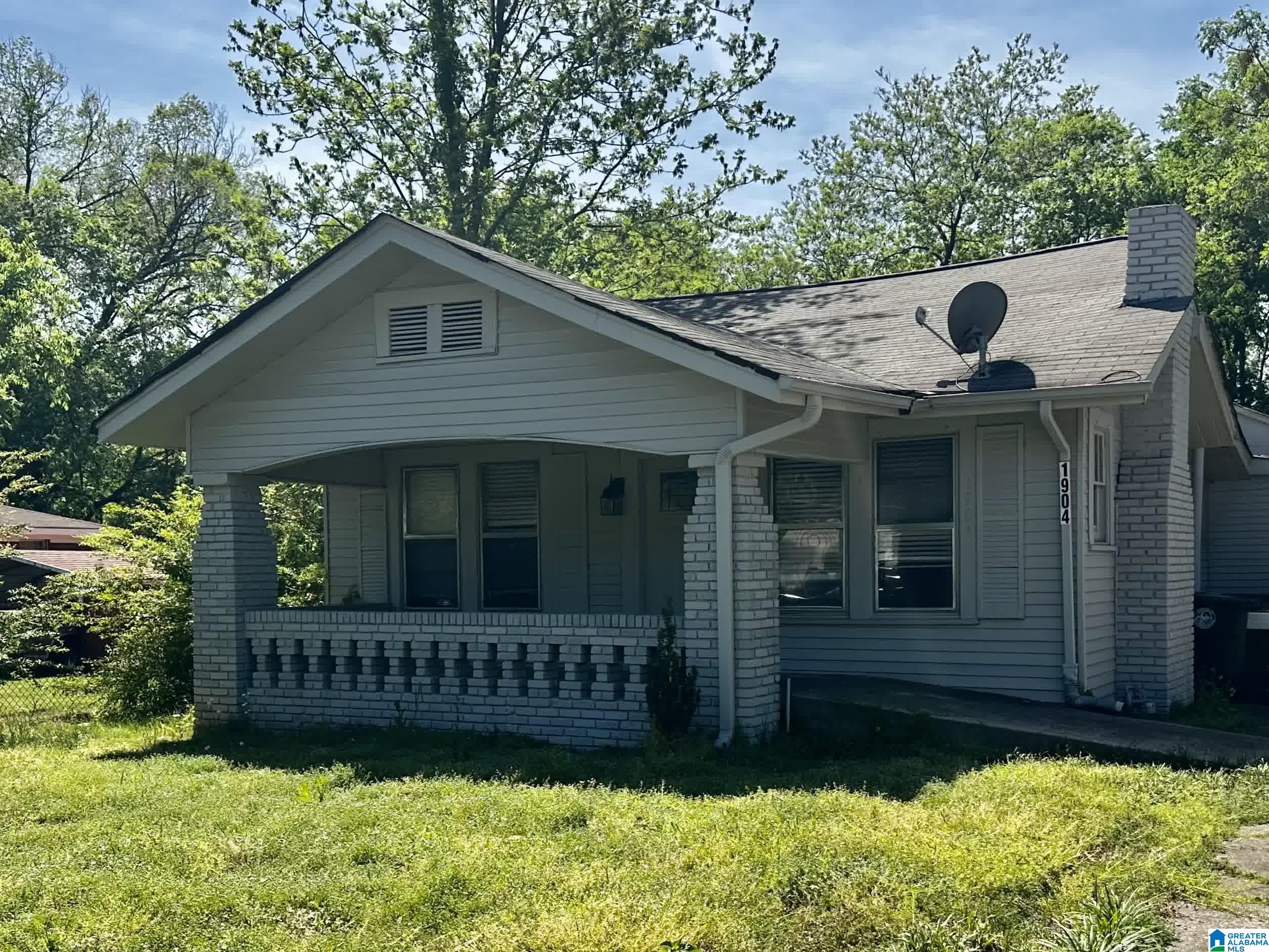 Photo 2 of Single family home for sale at 1904 12th Place Sw, Birmingham, AL 35211 | MLS# 21450378 | Listing updated on 2026-07-16