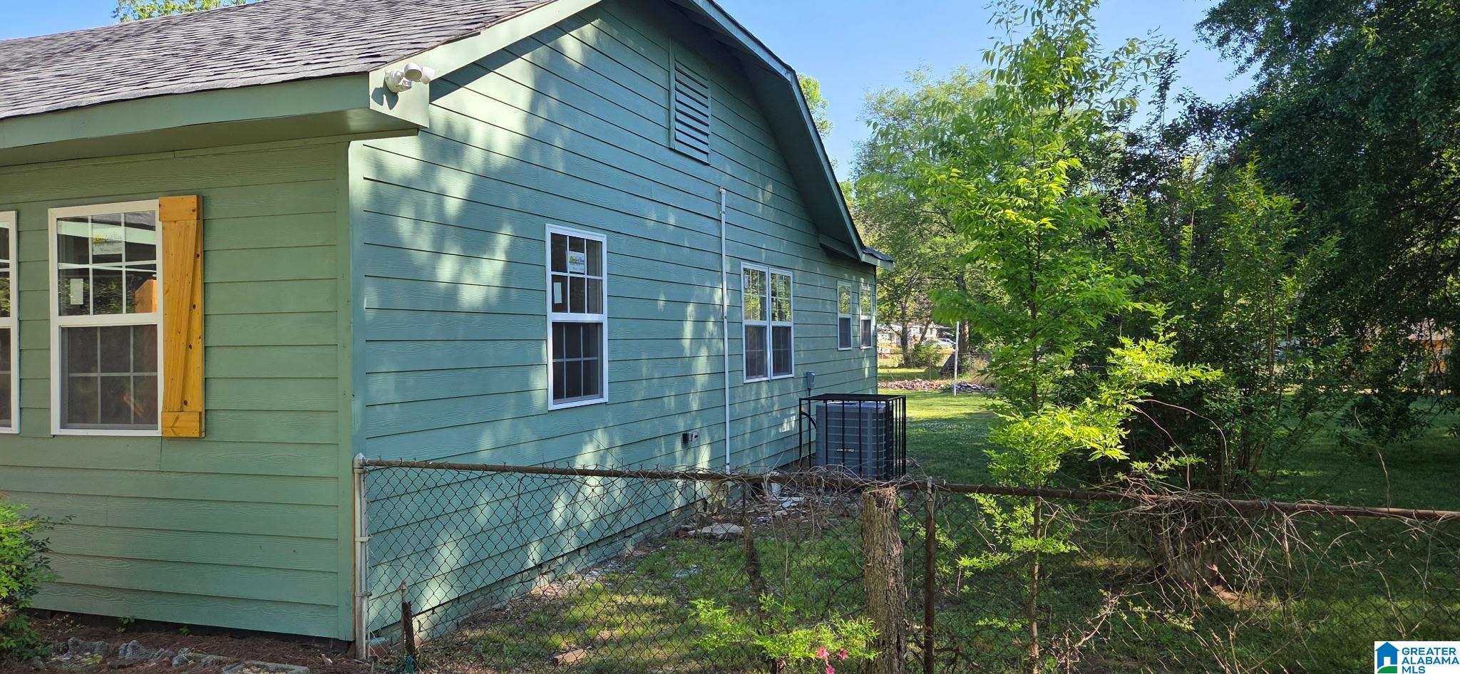 Homes for sale in Birmingham, AL | 3233 Cedar Avenue Sw, Birmingham, AL 35221 | MLS# 21450449