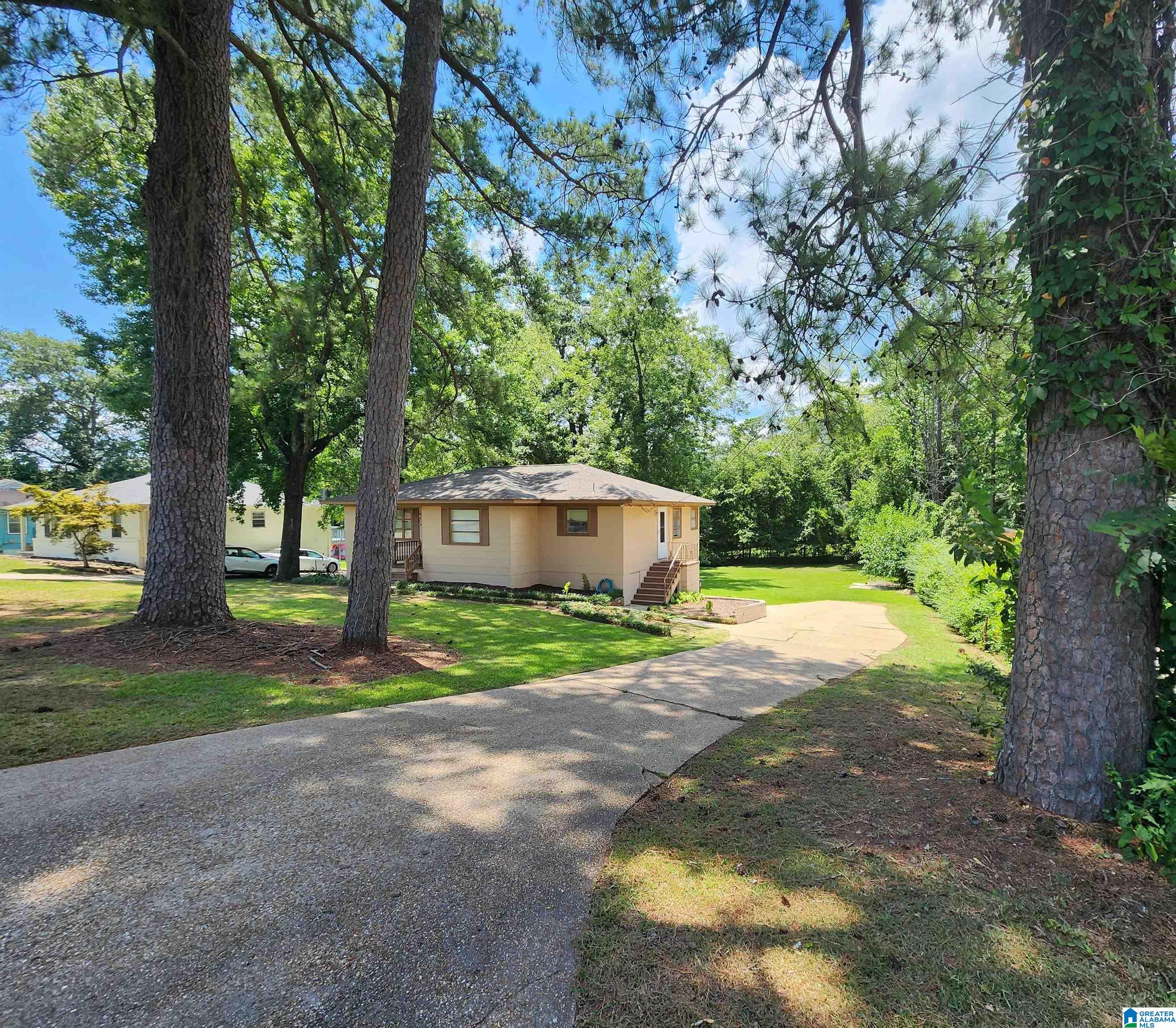 Photo 3 of Single family home for sale at 112 Cedar Ln, Bessemer, AL 35023 | MLS# 21450515 | Listing updated on 2026-09-04