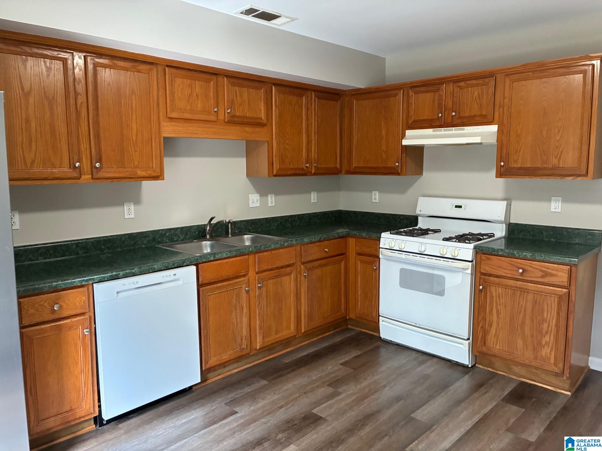 Photo 4 of Townhouse for sale at 329 Rocky Ridge Cir, Helena, AL 35080 | MLS# 21450524 | Listing updated on 2026-08-20