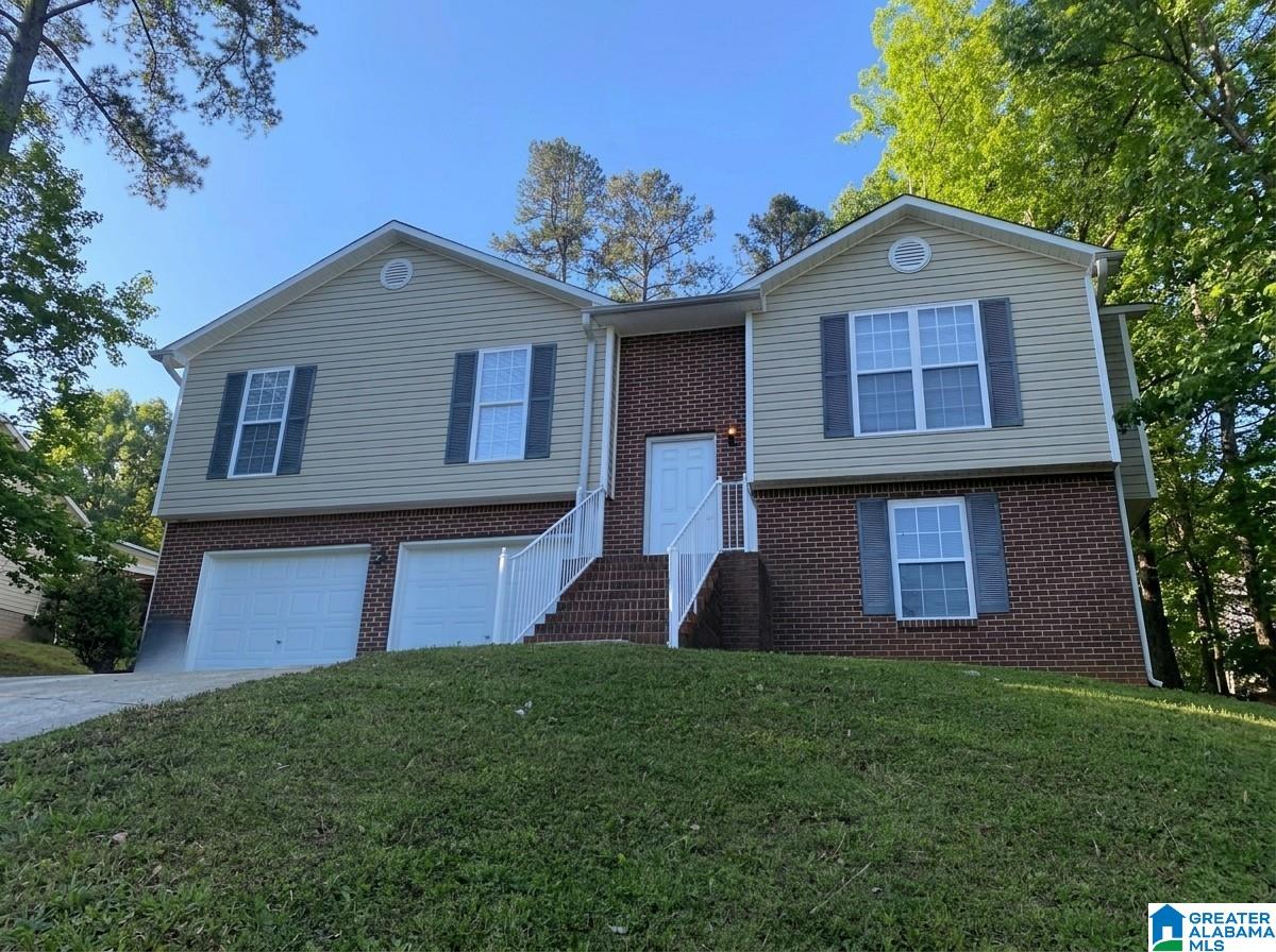 Photo 1 of Sale Pending at 1737 Molly Ln, Birmingham, AL 35235 | MLS# 21450639 | Listing updated on 2026-07-31