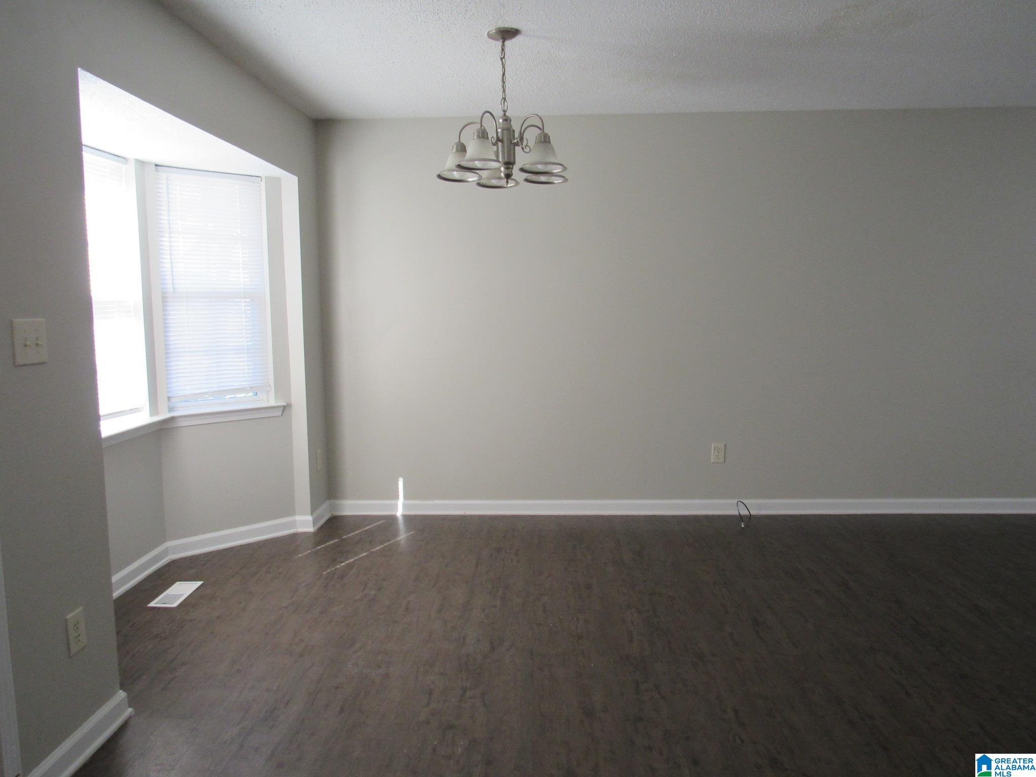 Photo 3 of Sale Pending at 1737 Molly Ln, Birmingham, AL 35235 | MLS# 21450639 | Listing updated on 2026-07-31