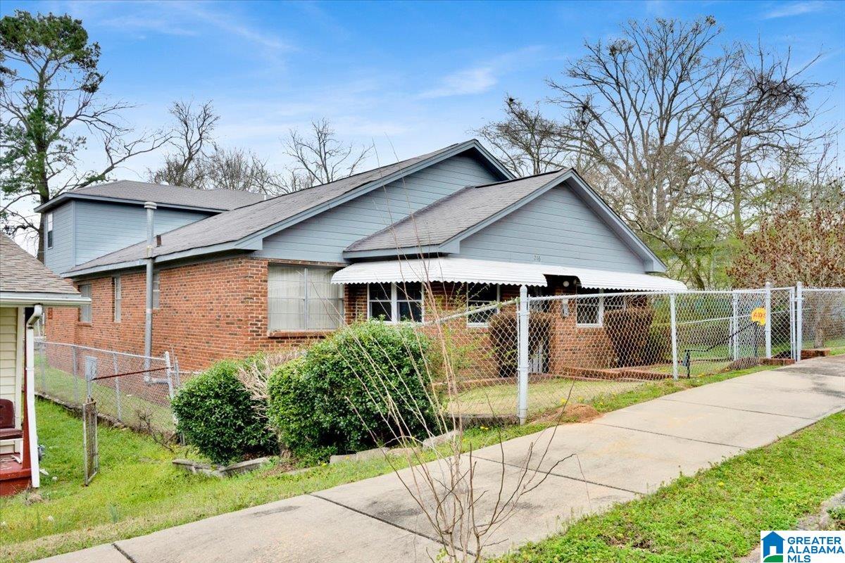 Homes for sale in Birmingham, AL | 216 5th Pl, Birmingham, AL 35214 | MLS# 21450668