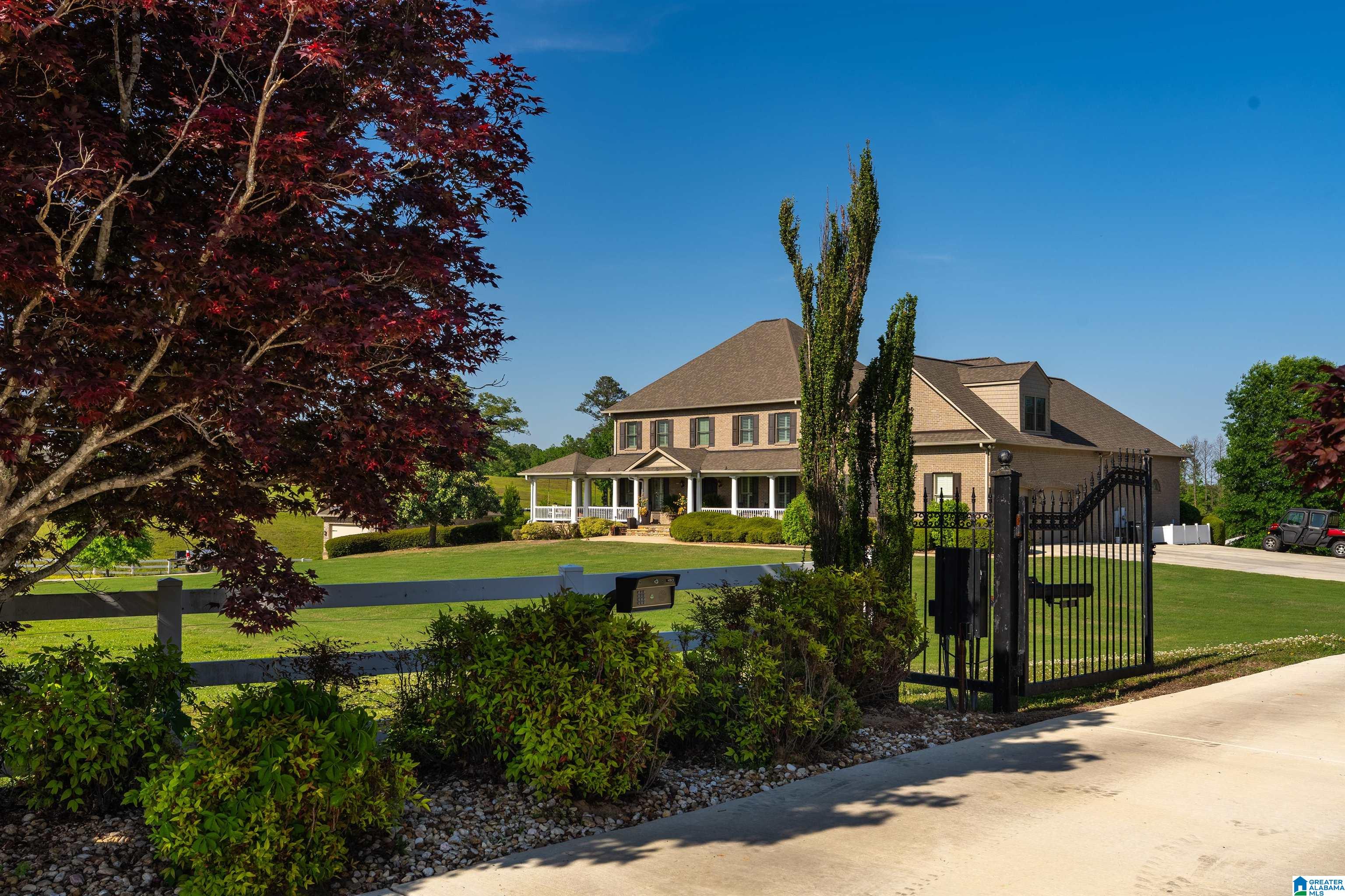 Photo 3 of Single family home for sale at 401 Southern Ln, Helena, AL 35080 | MLS# 21450731 | Listing updated on 2026-10-22