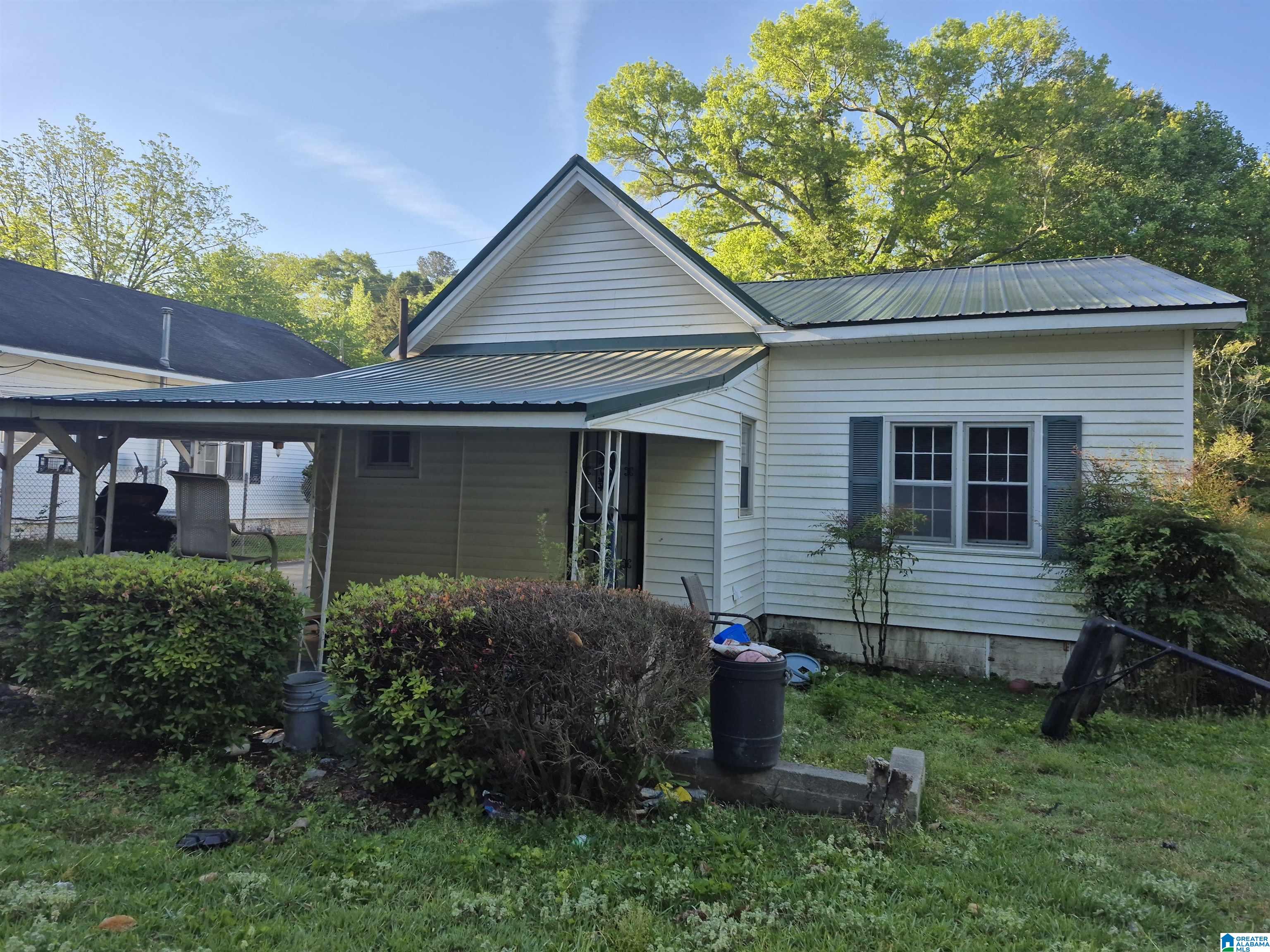 Photo 3 of Single family home for sale at 810 Peachtree St, Roanoke, AL 36274 | MLS# 21450886 | Listing updated on 2026-05-28