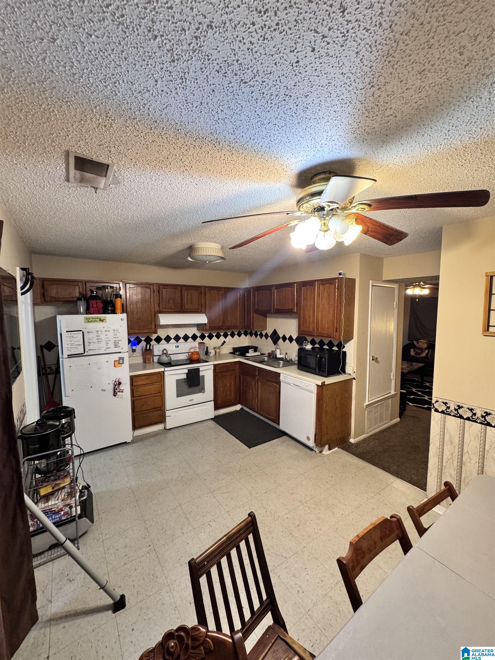 Homes for sale in Birmingham, AL | 1911 Springlake Court, Birmingham, AL 35215 | MLS# 21450966