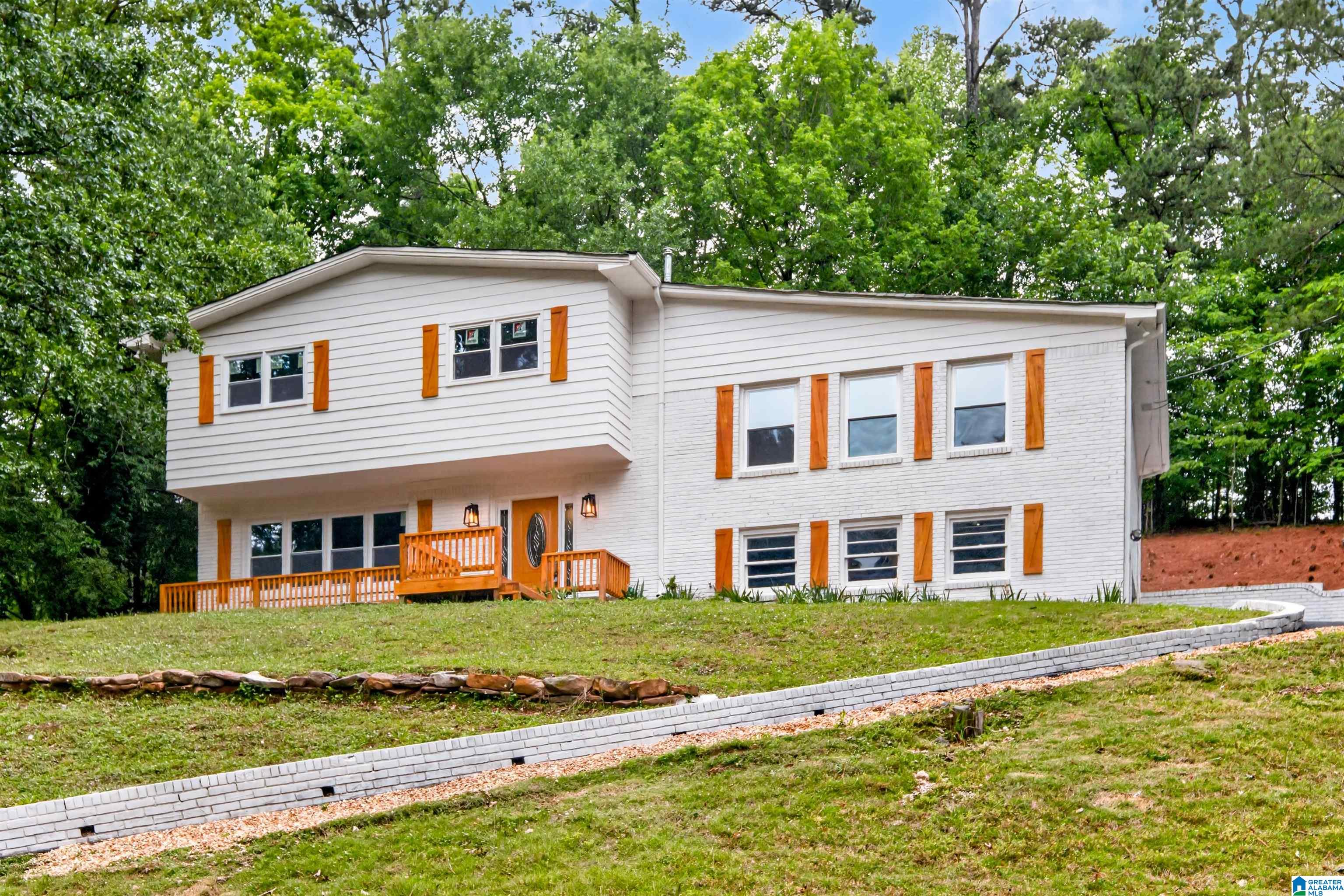 Photo 3 of Single family home for sale at 3633 Leslie Ann Rd, Vestavia, AL 35243 | MLS# 21450981 | Listing updated on 2026-07-13
