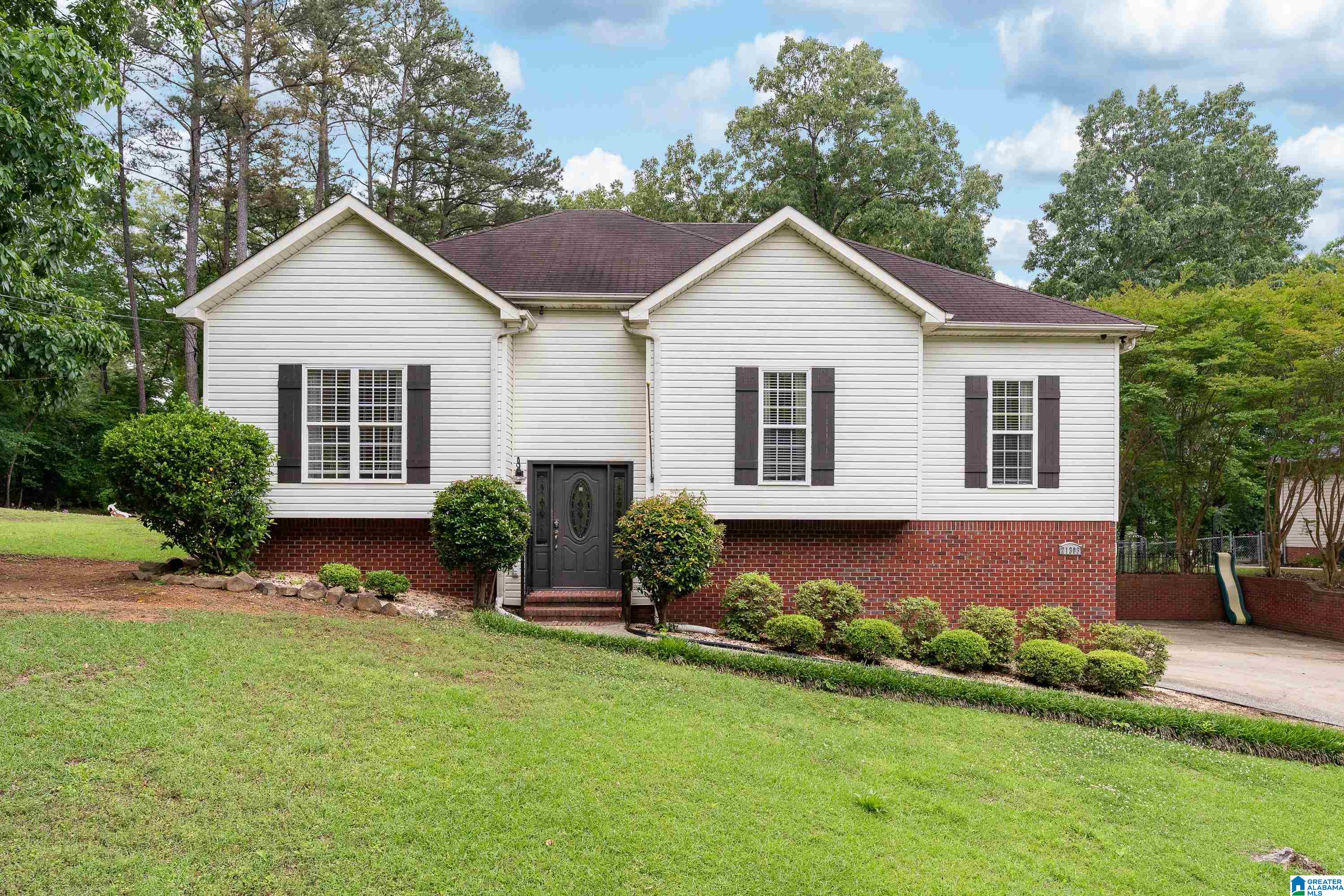 Homes for sale in Lake View, AL | 21303 Michelle Dr, Lake View, AL 35111 | MLS# 21450989