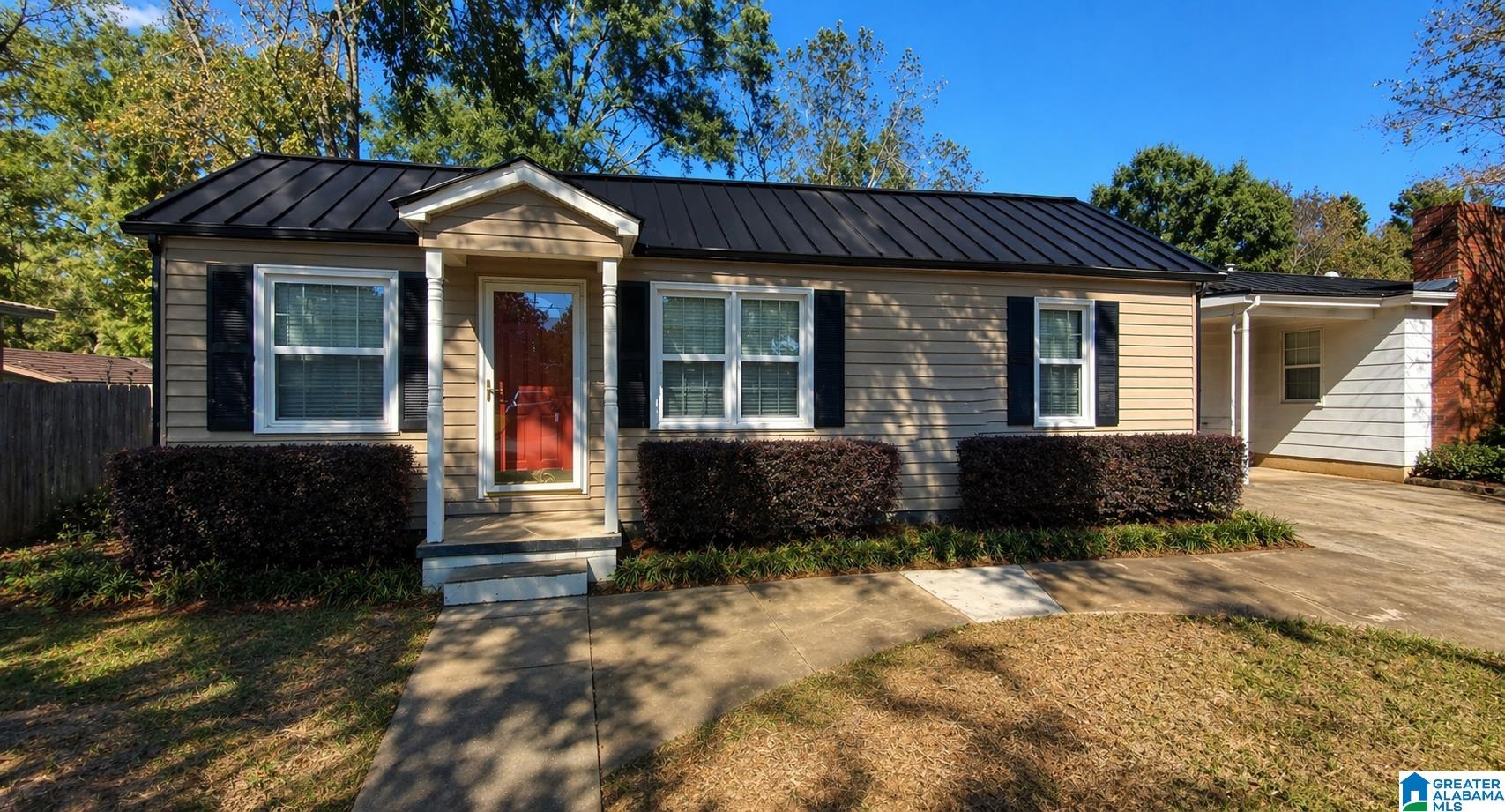 1st image of 1110 Walnut Street, Sylacauga, AL 35150 | MLS# 21451082
