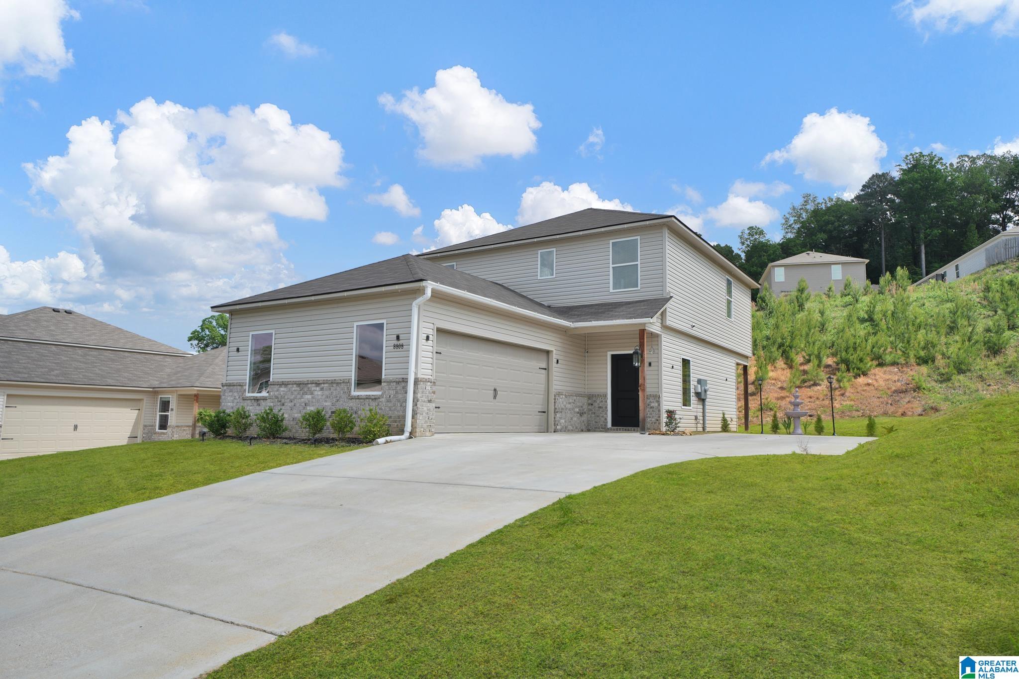 Photo 3 of Single family home for sale at 8808 Rockhampton Dr, Leeds, AL 35094 | MLS# 21451099 | Listing updated on 2026-09-15
