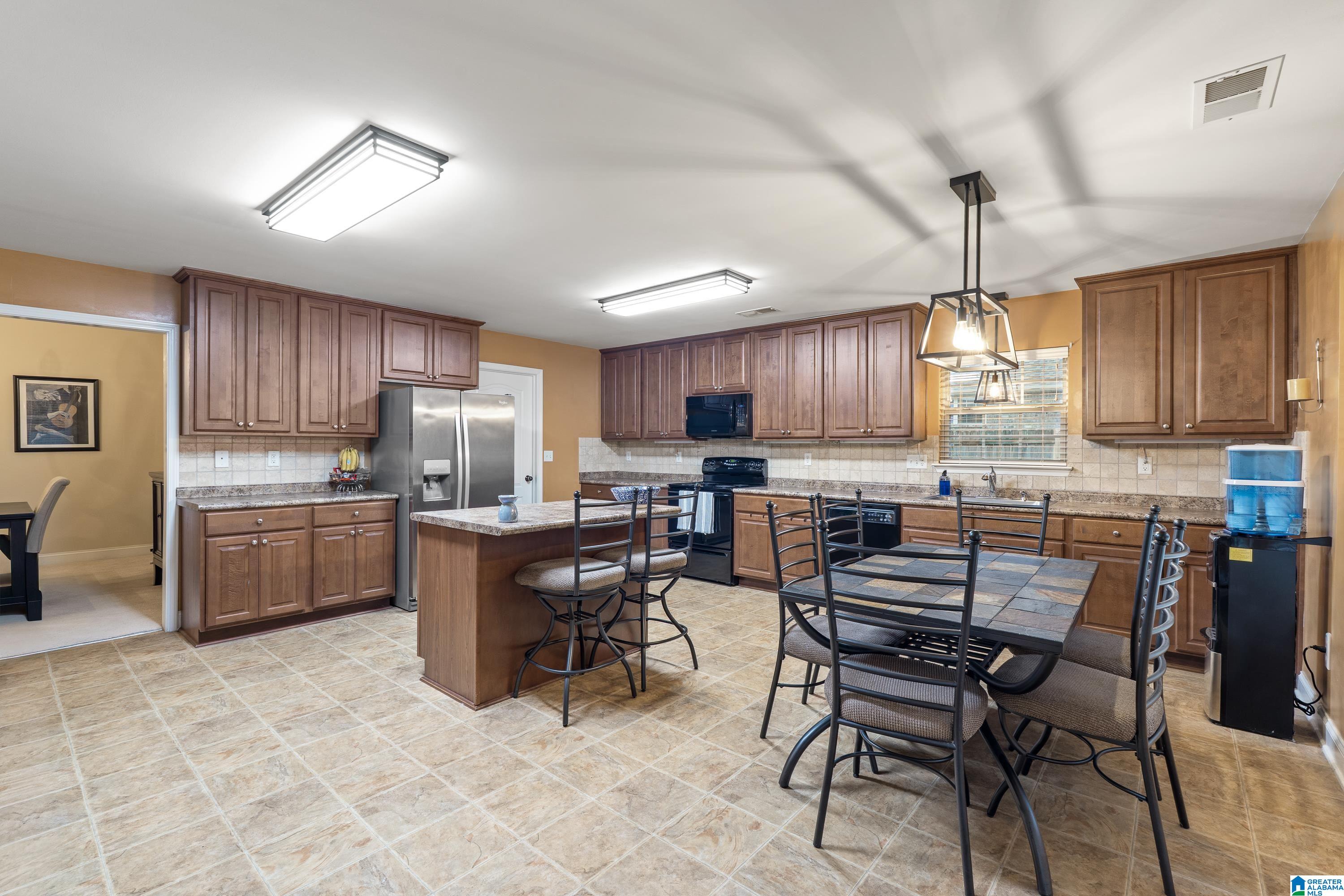 3rd image of 1058 Hidden Forest Dr, Montevallo, AL 35115 | MLS# 21451179