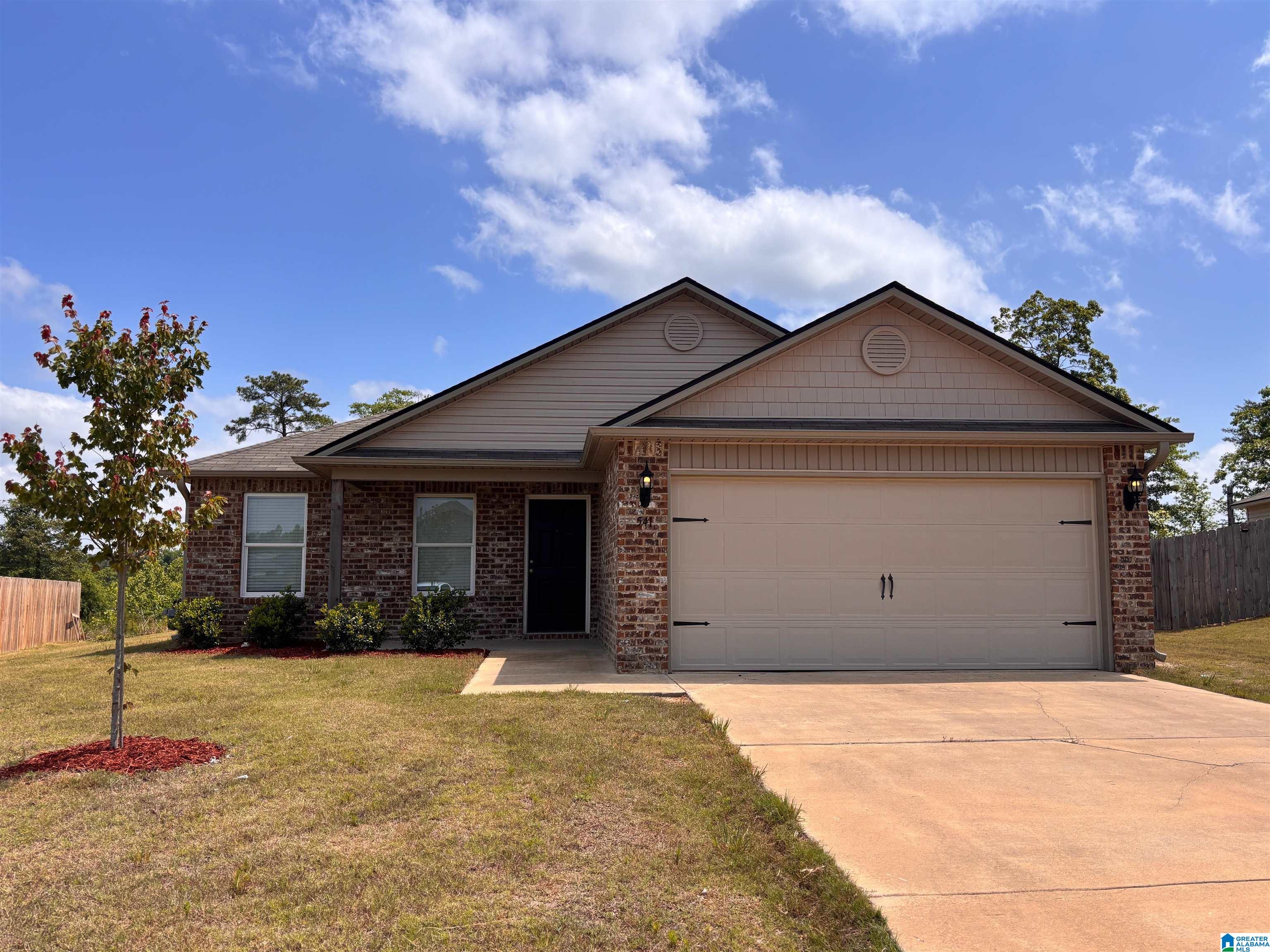 541 CAMDEN LOOP