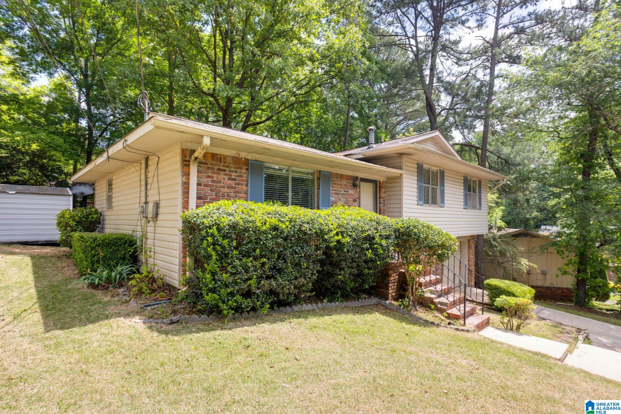 Photo 3 of Single family home for sale at 5009 Ewell Ln, Irondale, AL 35210 | MLS# 21451227 | Listing updated on 2026-09-13