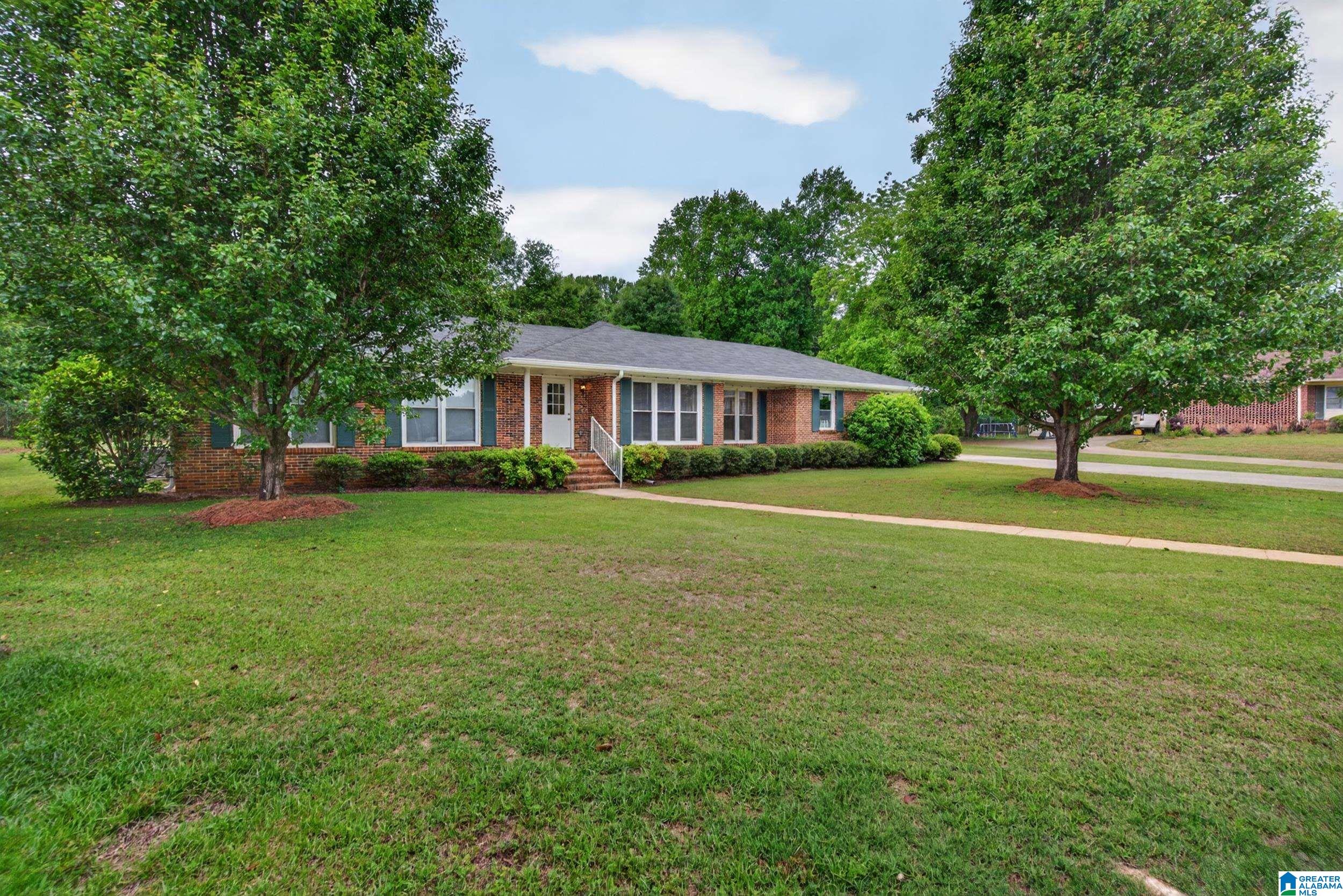 Homes for sale in Sylacauga, AL | 817 Taylor Circle, Sylacauga, AL 35150 | MLS# 21451340