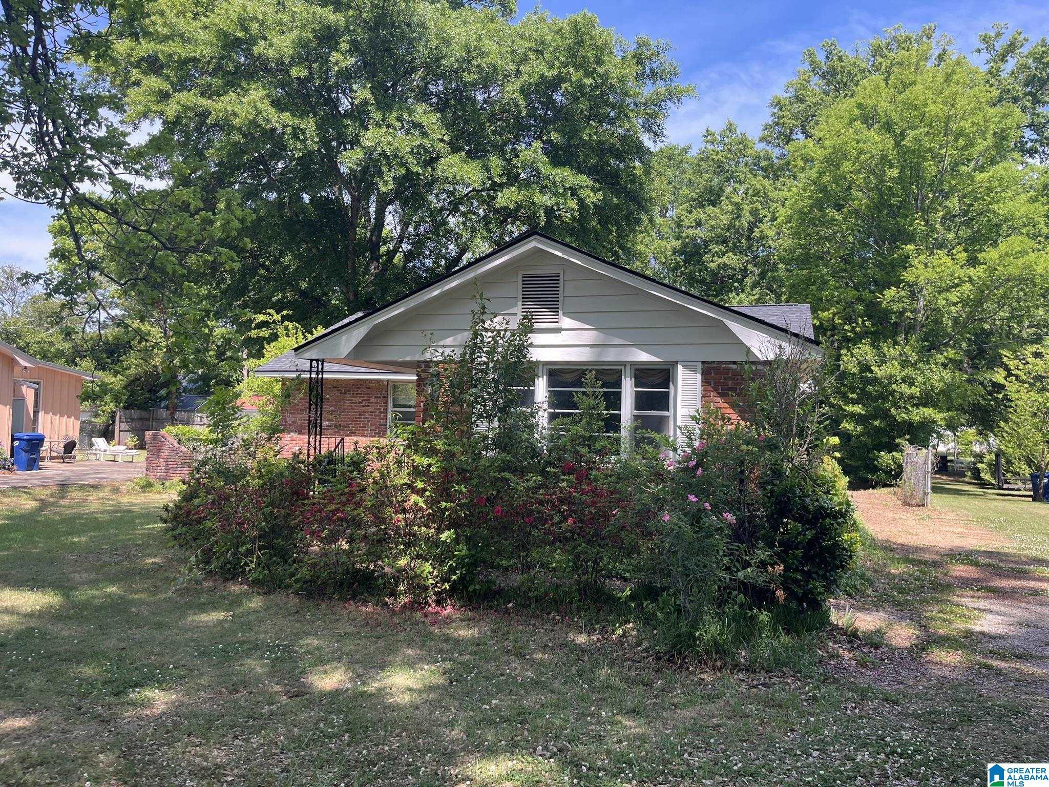 Homes for sale in Talladega, AL | 602 Oak Street, Talladega, AL 35160 | MLS# 21451341