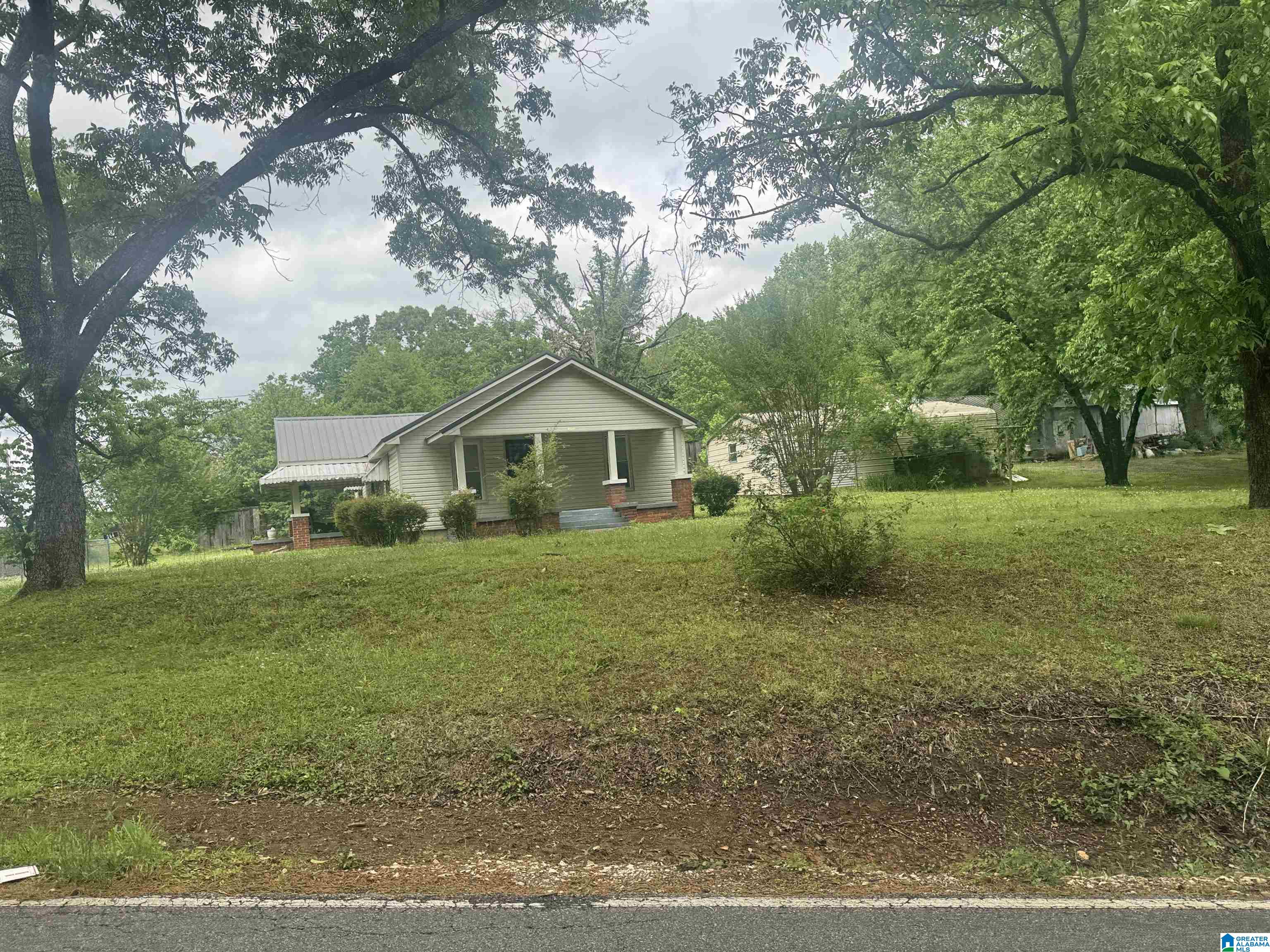 Photo 3 of Single family home for sale at 264 Old Coldwater Rd, Anniston, AL 36201 | MLS# 21451426 | Listing updated on 2026-04-30