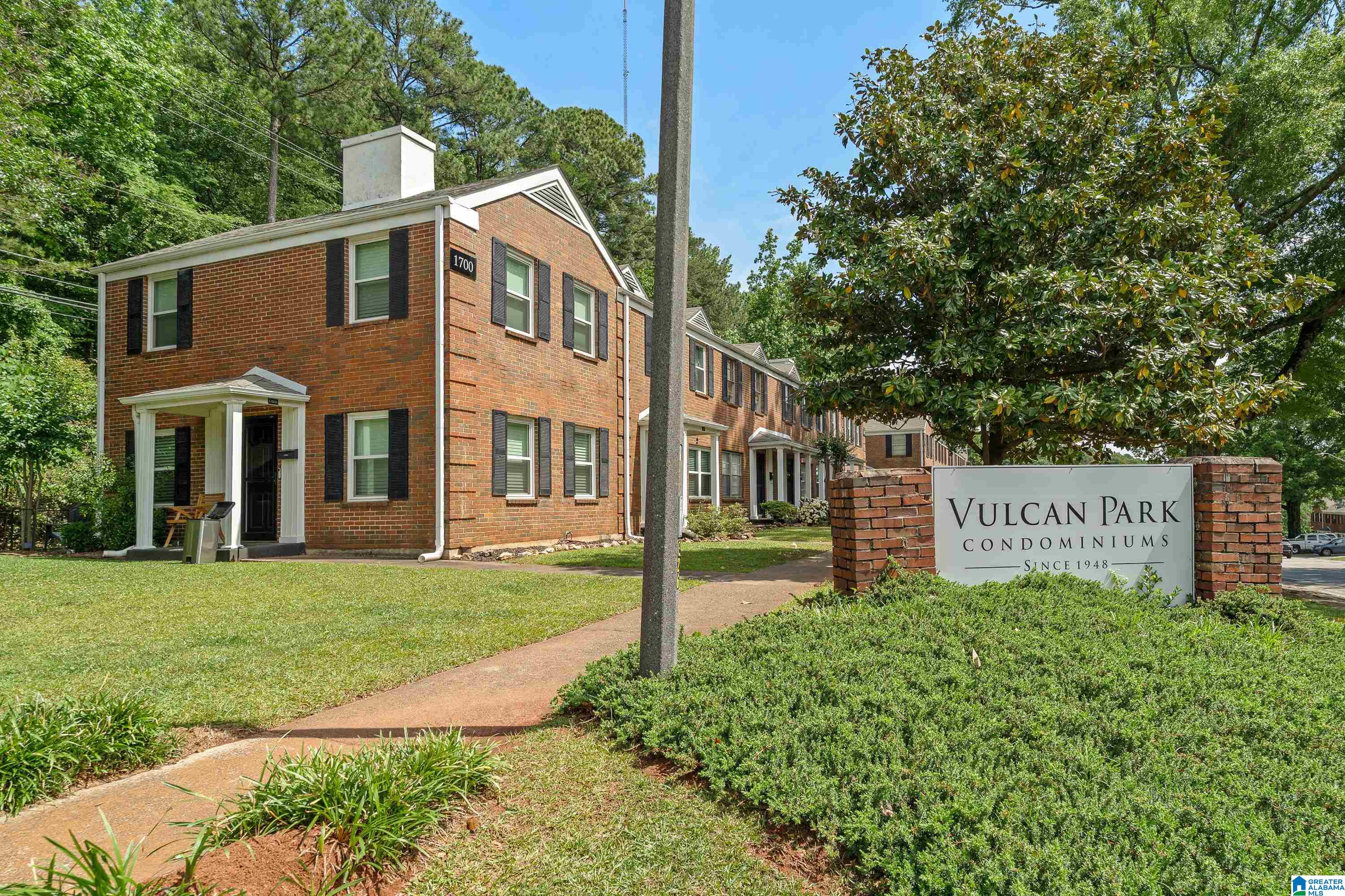 Homes for sale in Homewood, AL | 1700 Valley Avenue #D, Homewood, AL 35209 | MLS# 21451681