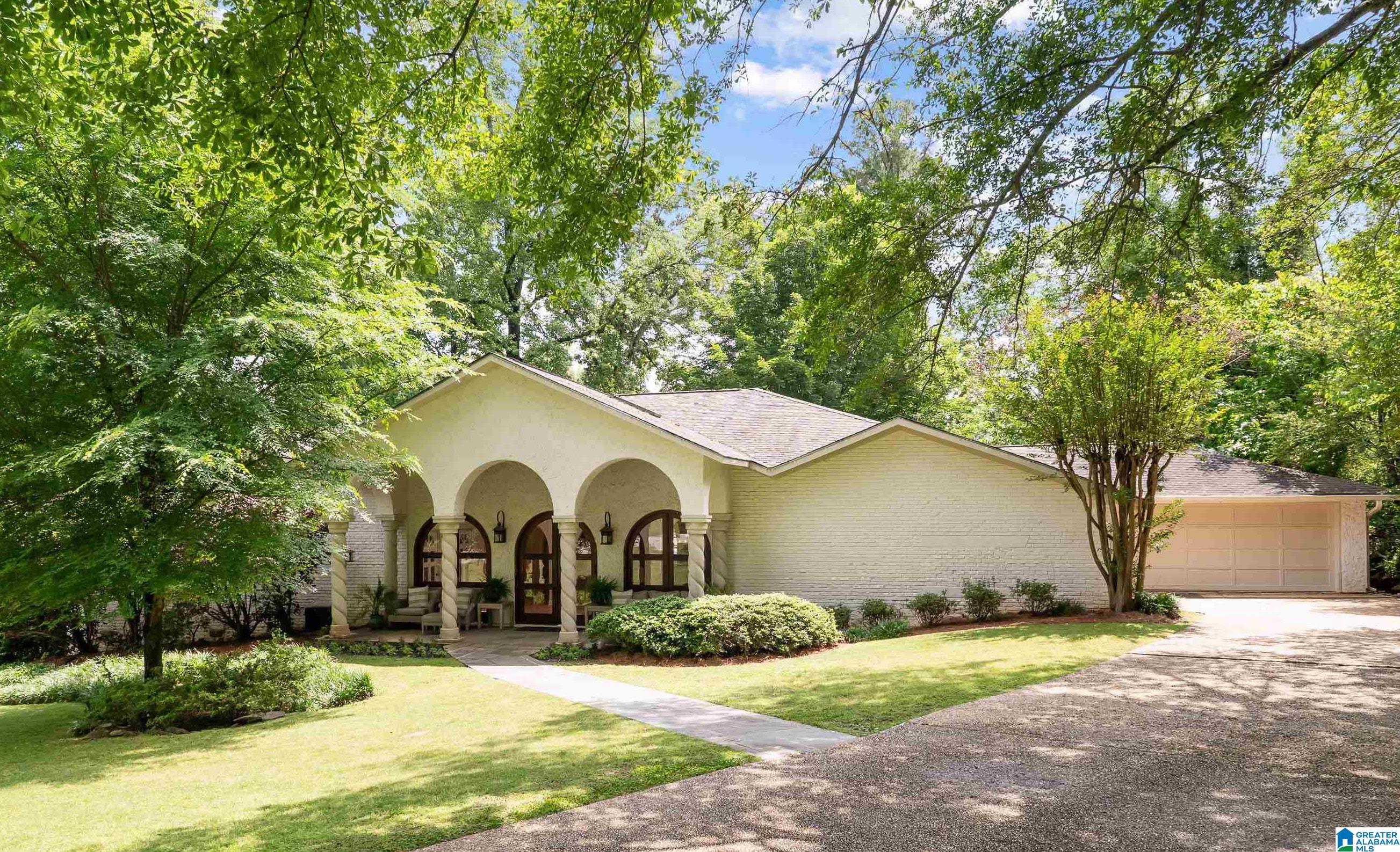 Homes for sale in Mountain Brk, AL | 3513 S Woodridge Road, Mountain Brk, AL 35223 | MLS# 21451711