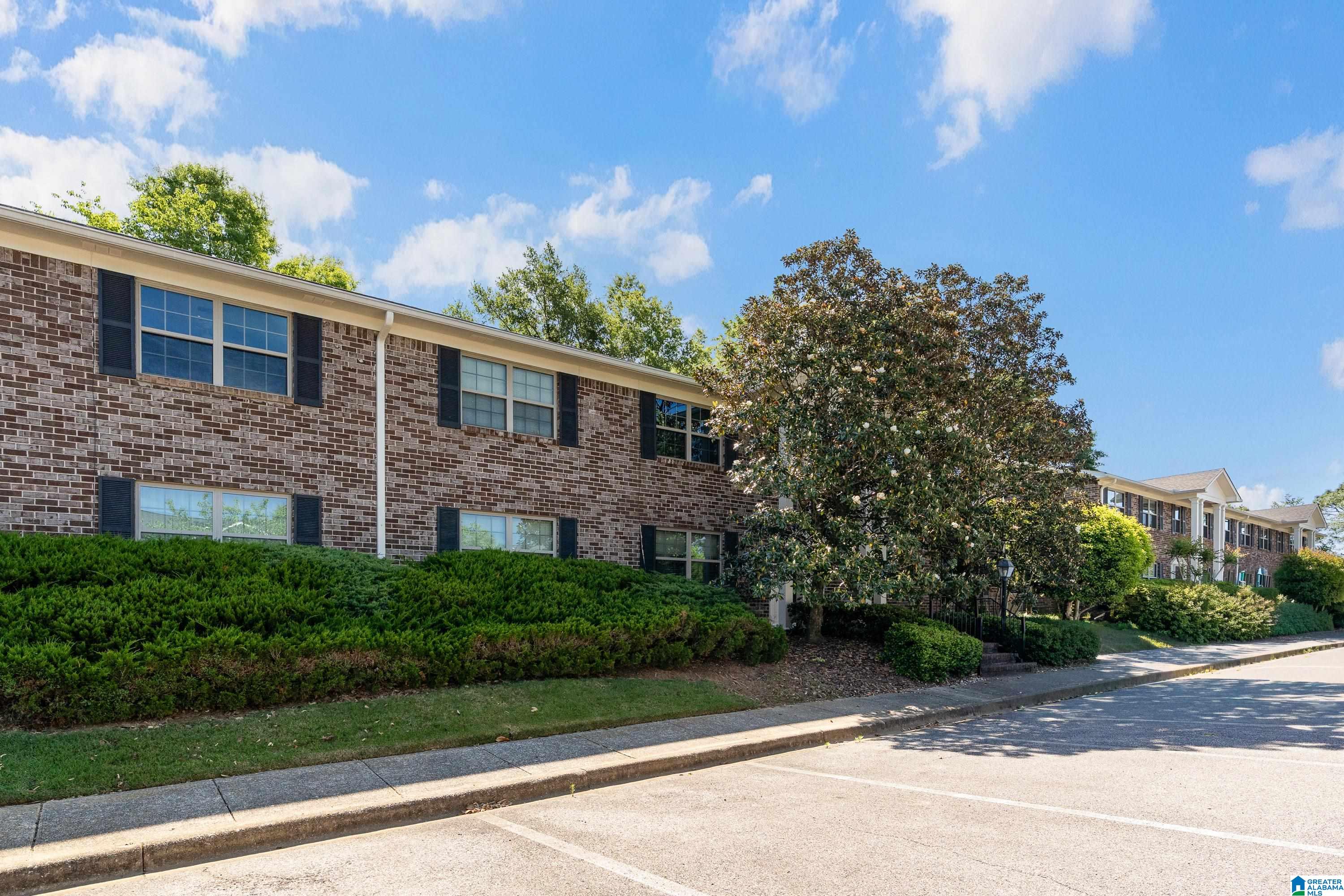 Homes for sale in Homewood, AL | 3119 Lancaster Court #D, Homewood, AL 35209 | MLS# 21451748