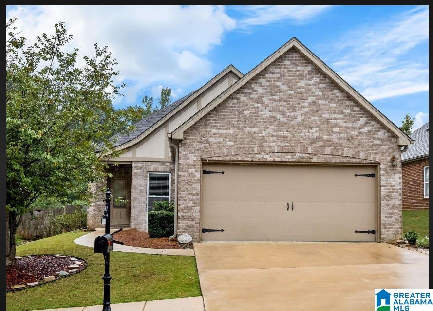 Photo 1 of Single family home for sale at 6505 Southern Tr Dr, Leeds, AL 35094 | MLS# 21451750 | Listing updated on 2026-06-08