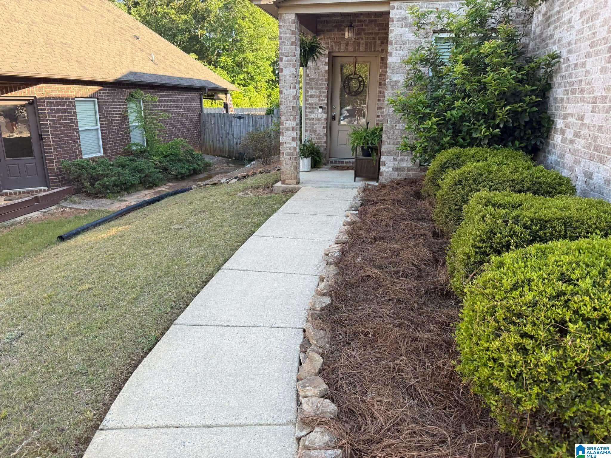 Photo 4 of Single family home for sale at 6505 Southern Tr Dr, Leeds, AL 35094 | MLS# 21451750 | Listing updated on 2026-06-08
