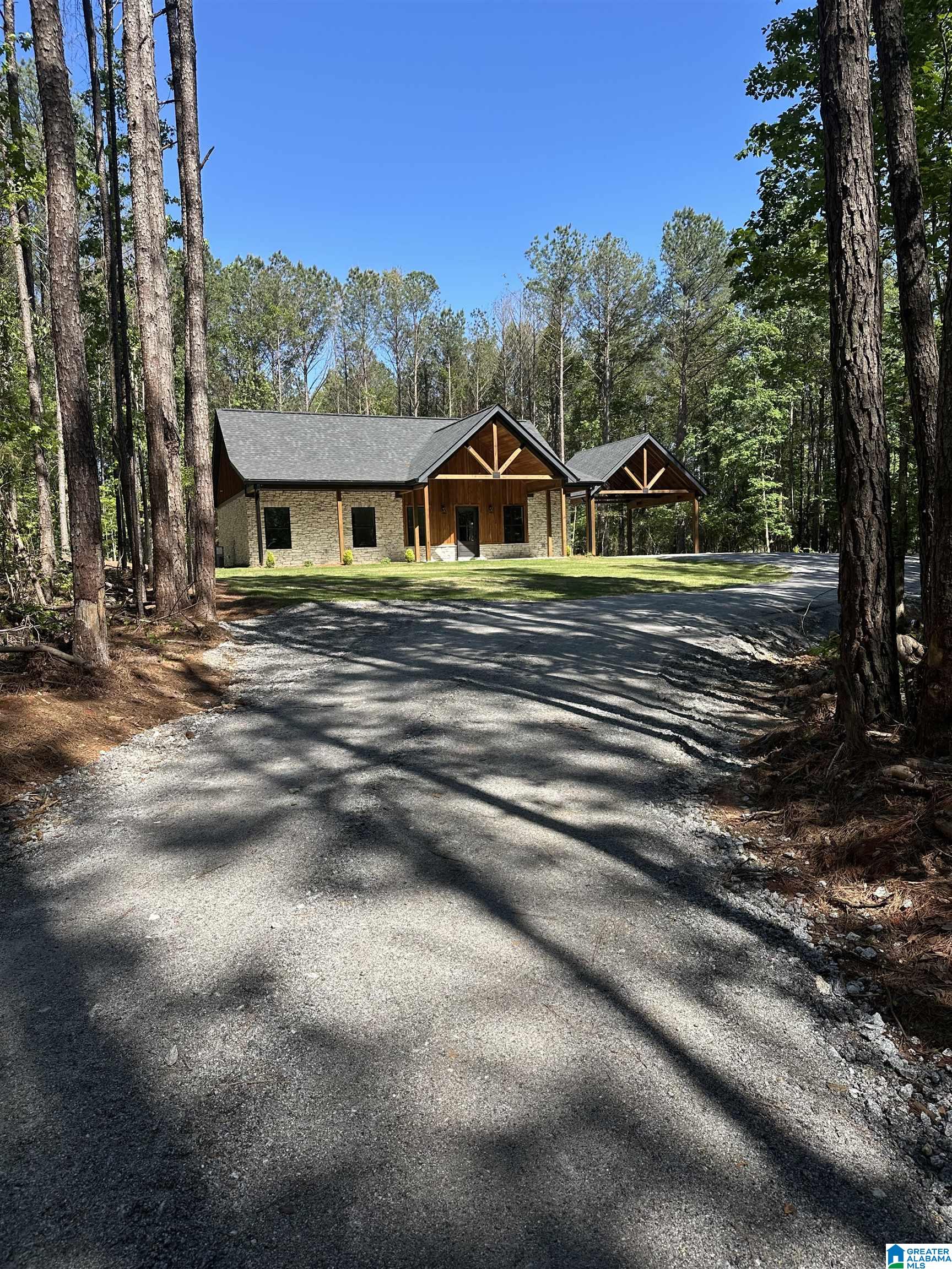 Homes for sale in Roanoke, AL | 327 County Road 18, Roanoke, AL 36274 | MLS# 21451774